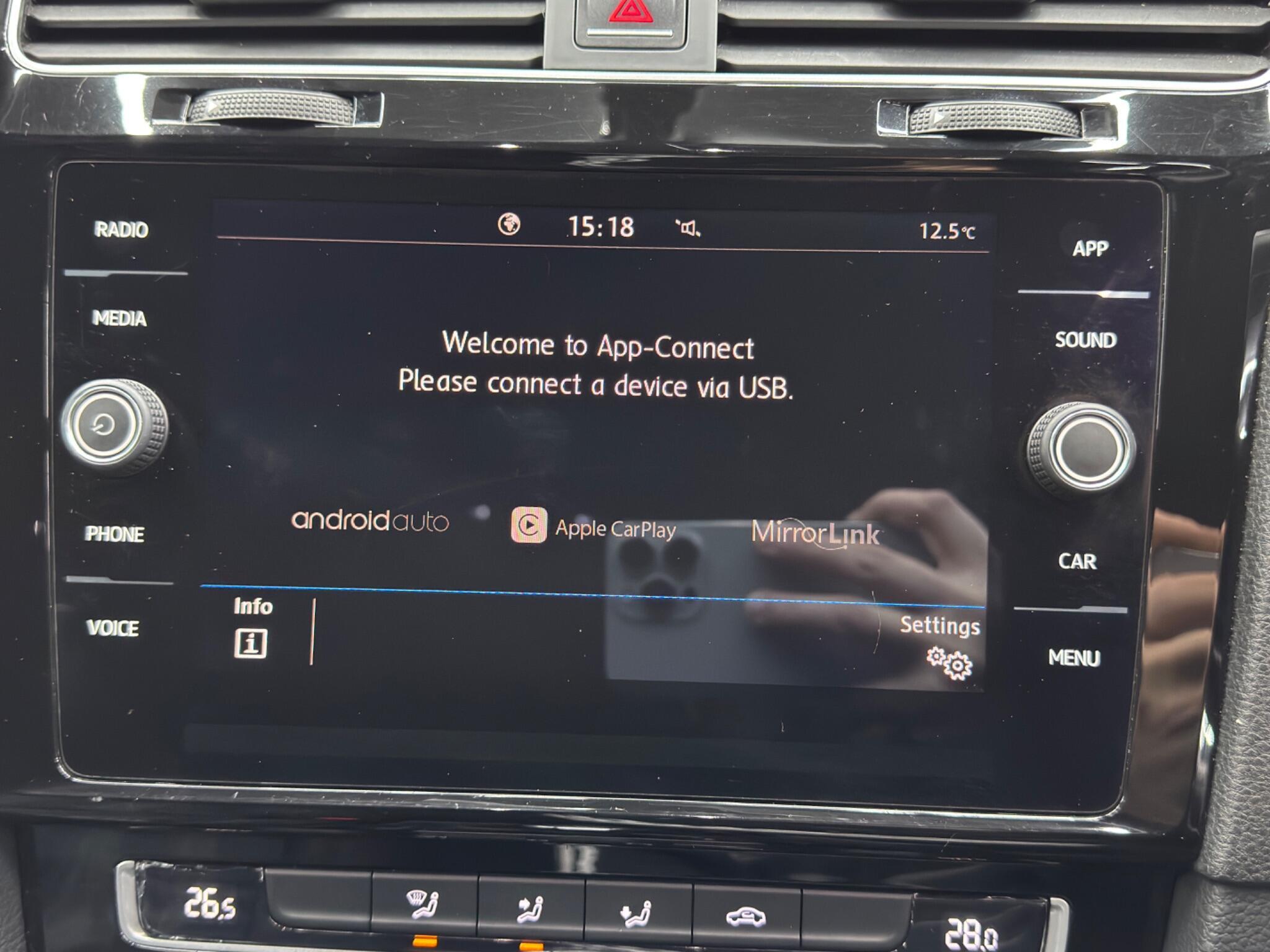 Volkswagen Golf - Image 33