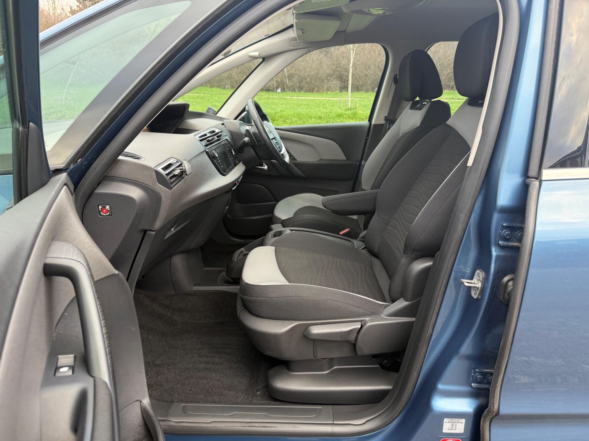 Citroen C4 Picasso - Image 11