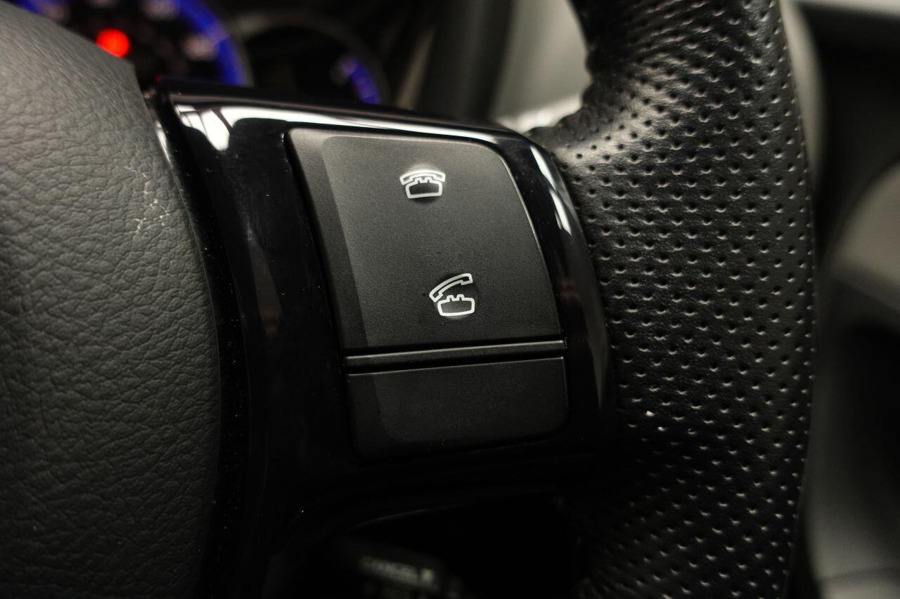 Toyota Yaris - Image 25