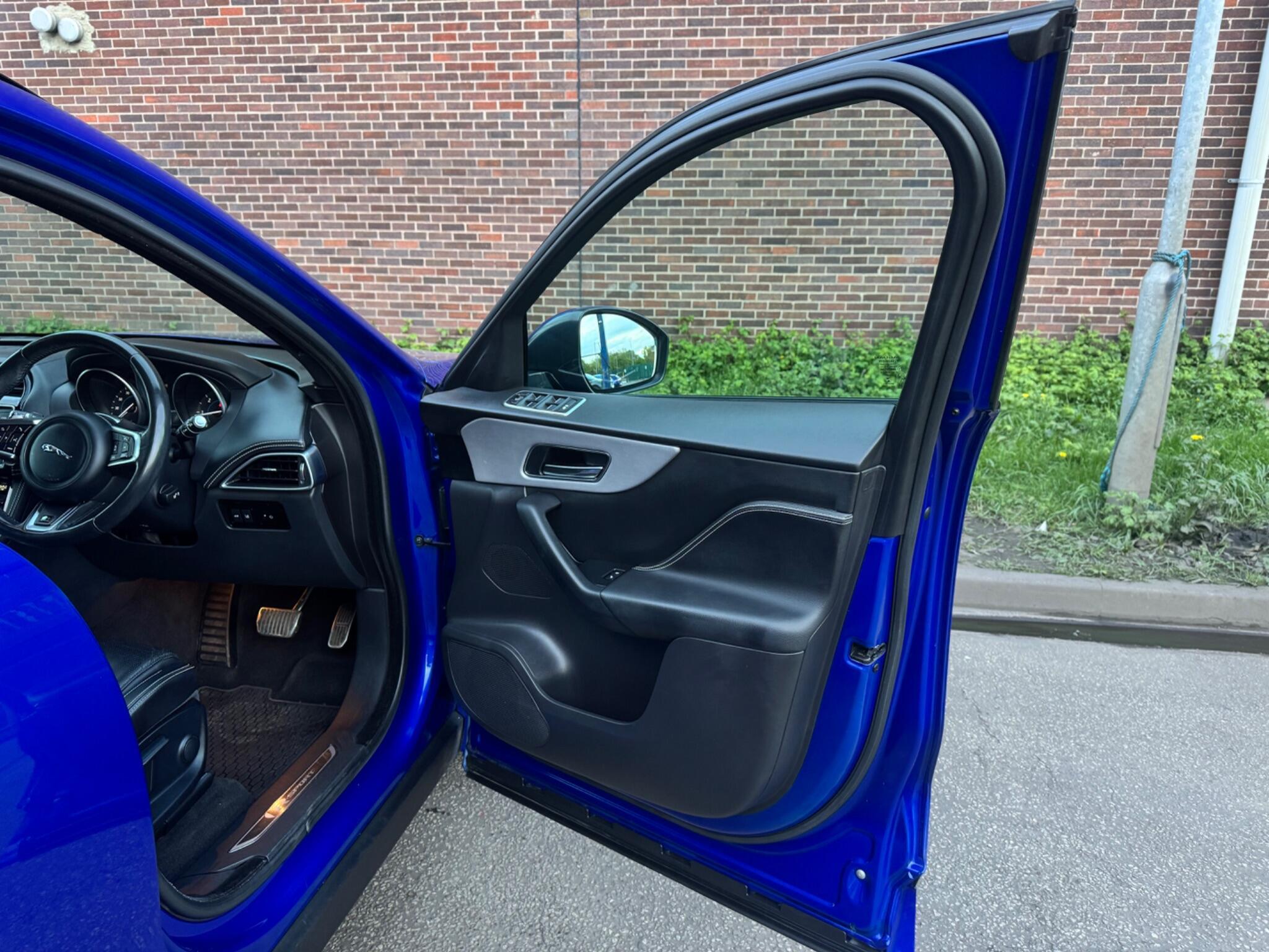 Jaguar F-Pace - Image 38