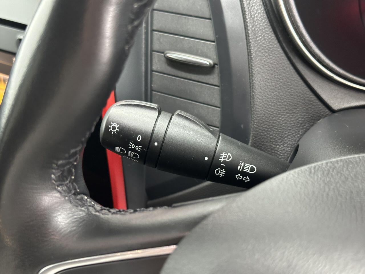 Renault Captur - Image 35