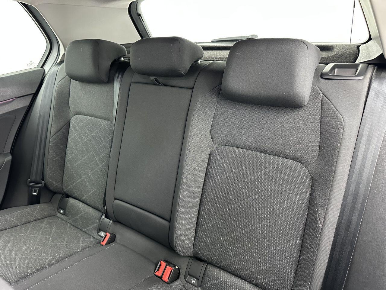 Volkswagen Golf - Image 12