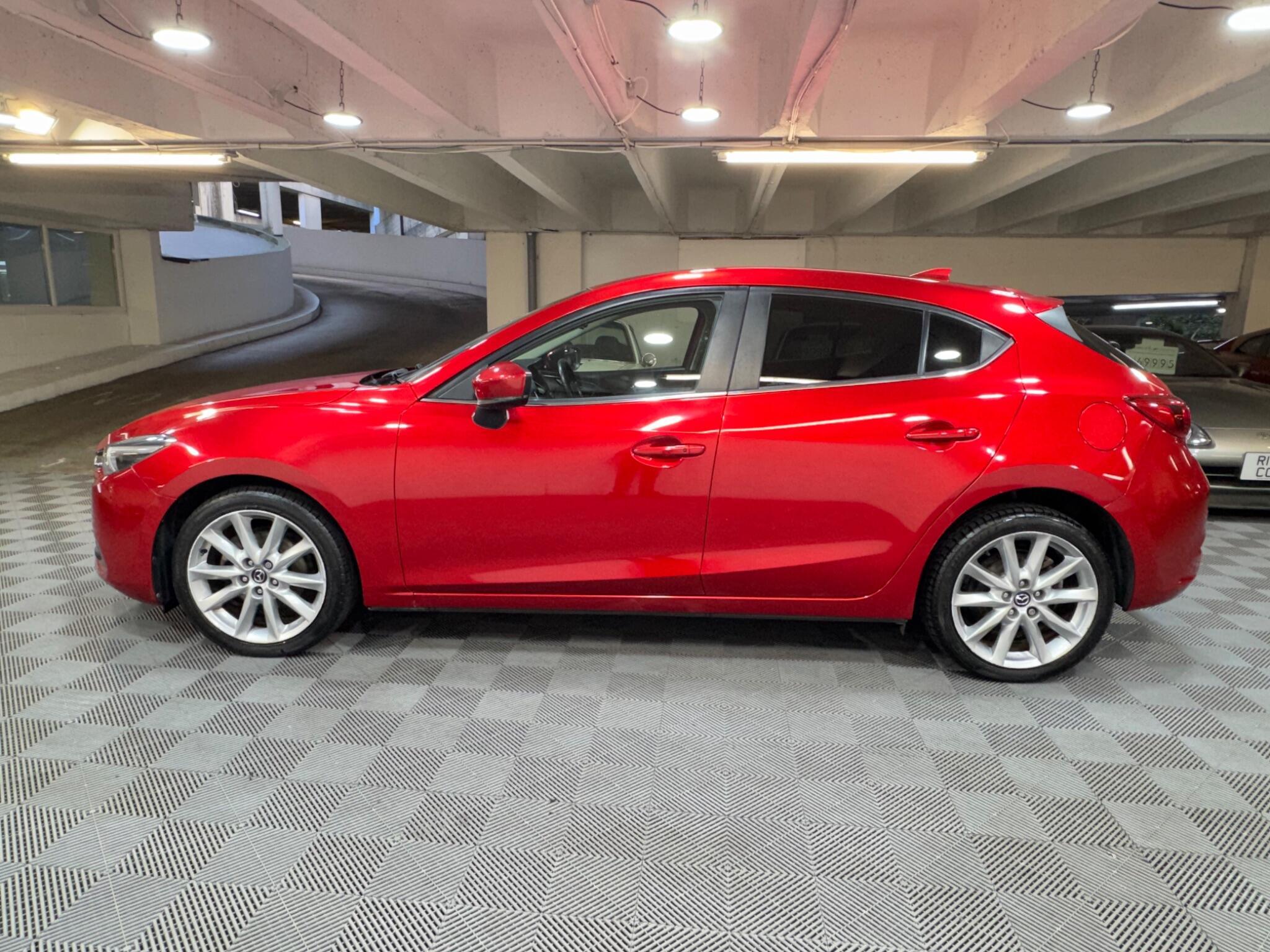 Mazda MAZDA3 - Image 2