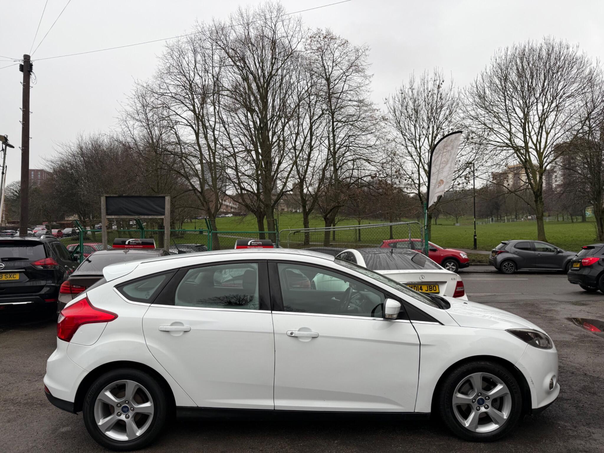 Ford Focus - Image 8