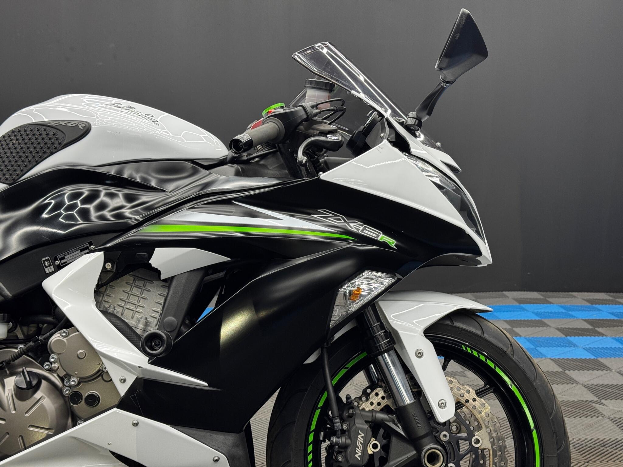 Kawasaki NINJA ZX-6R - Image 15