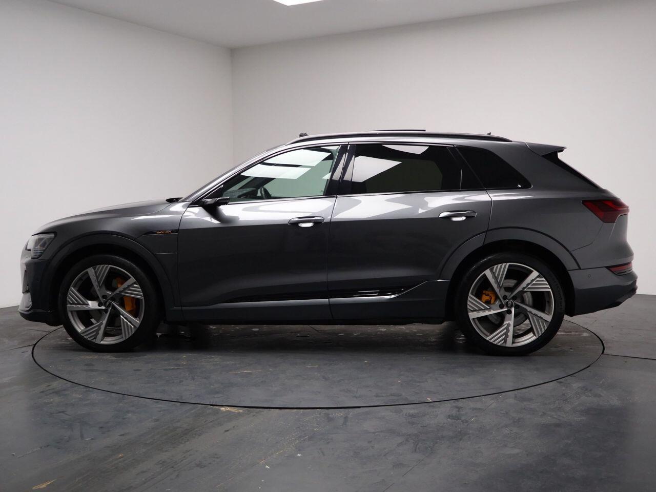 Audi E-Tron - Image 18