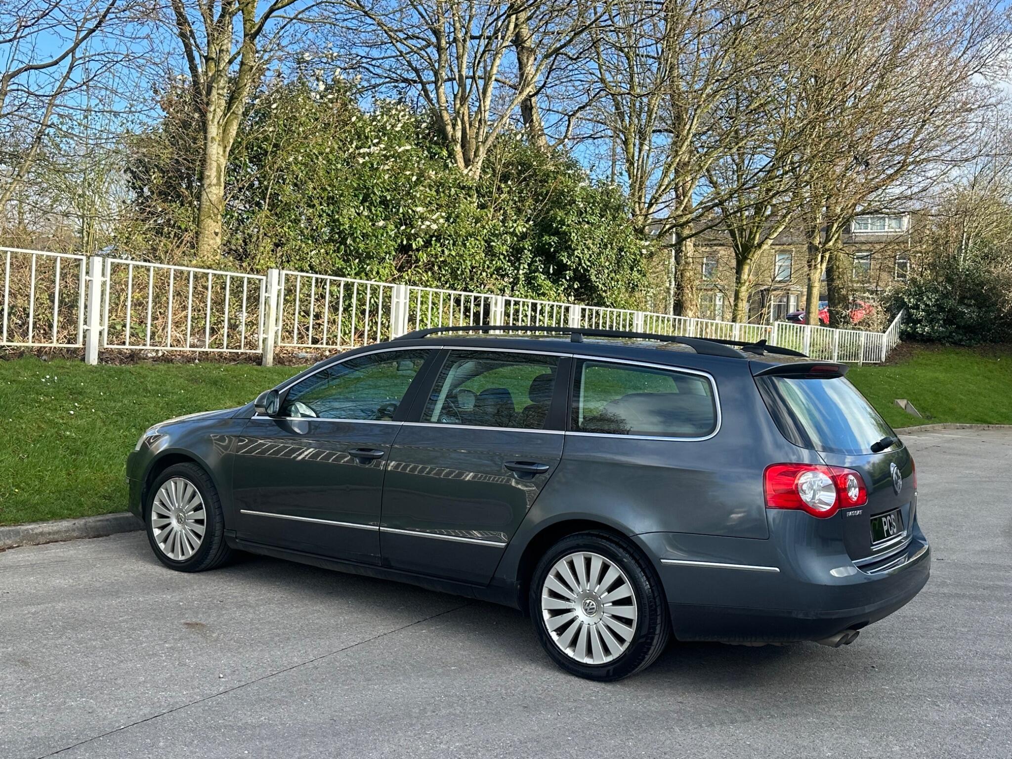 Volkswagen Passat - Image 16