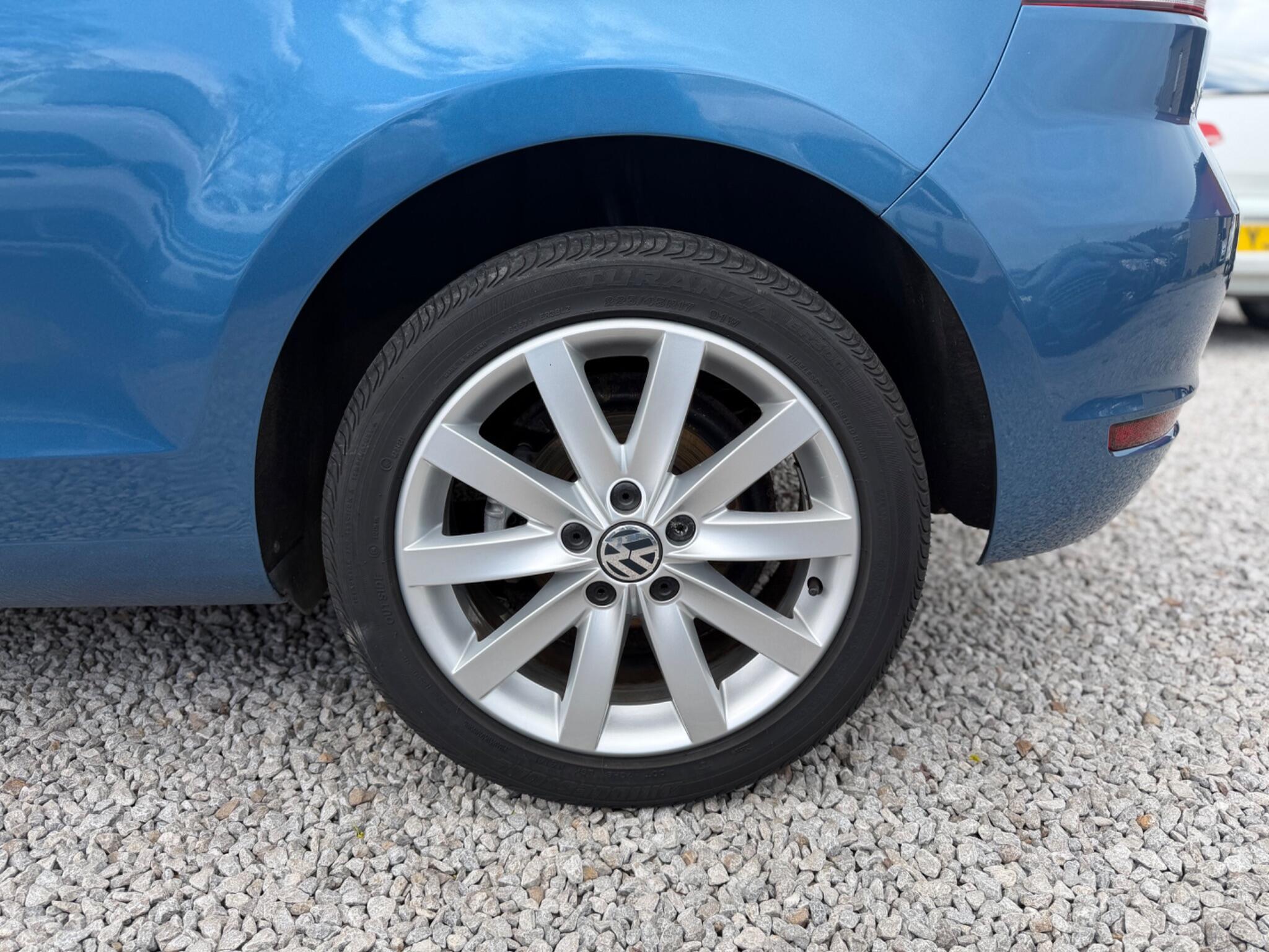 Volkswagen Golf - Image 34