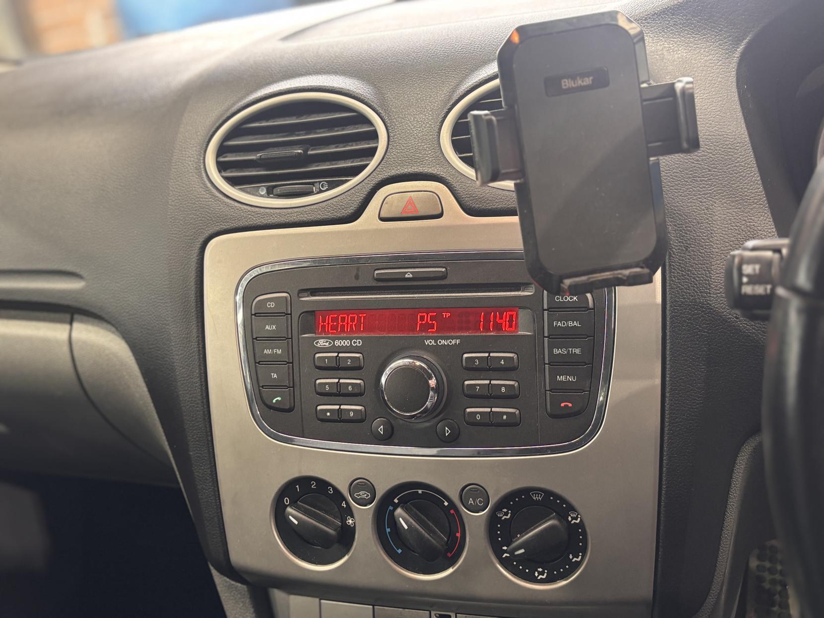 Ford Focus - Image 19