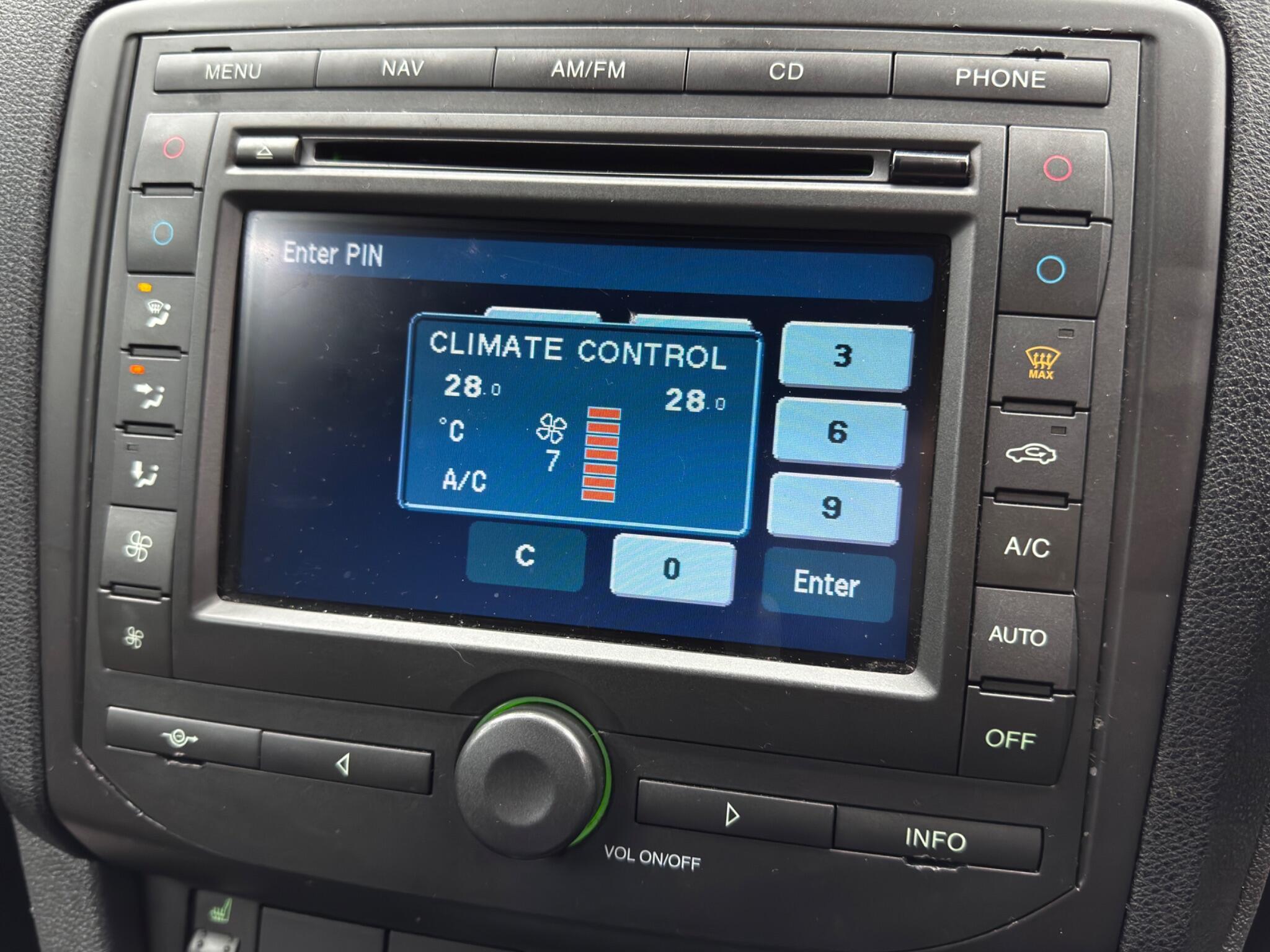 Ford Focus - Image 25