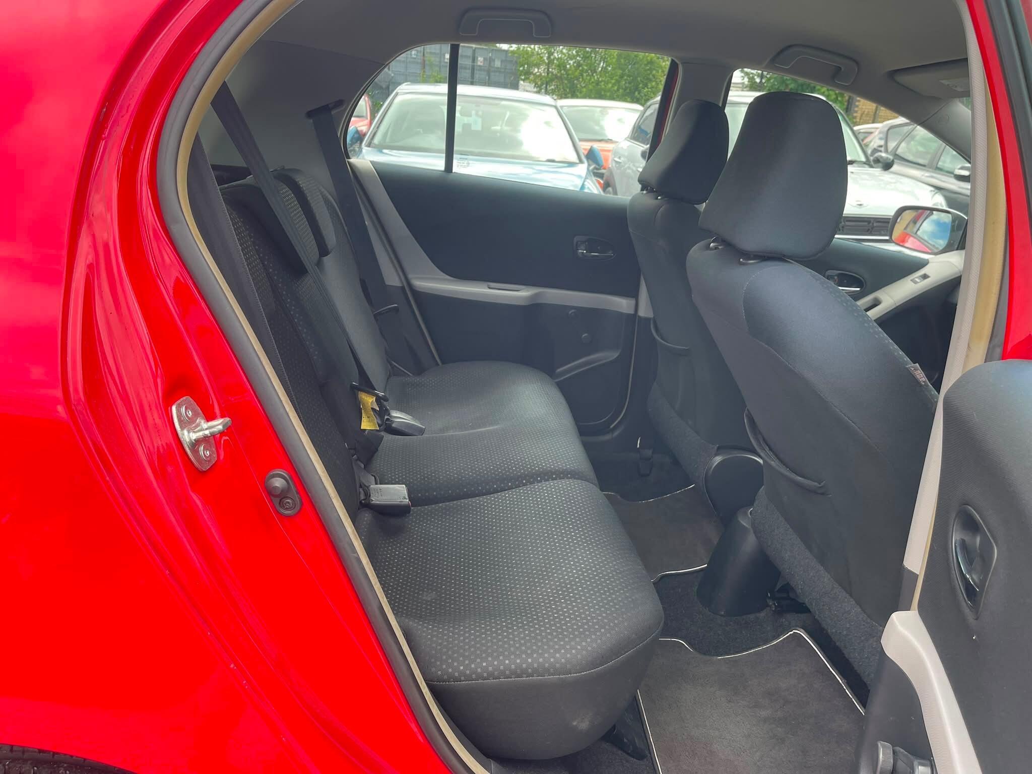 Toyota Yaris - Image 10