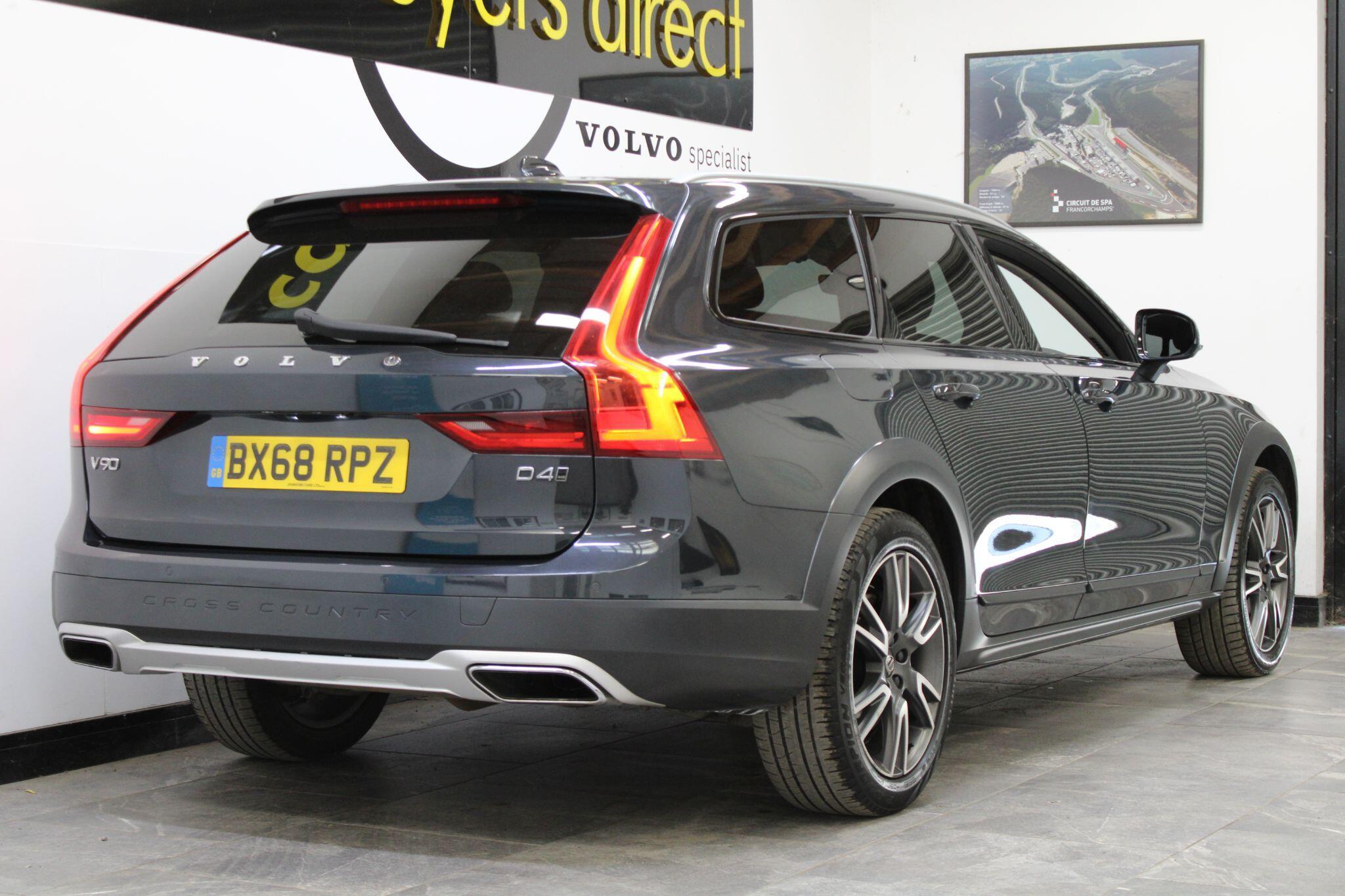 Volvo V90 CROSS COUNTRY - Image 20