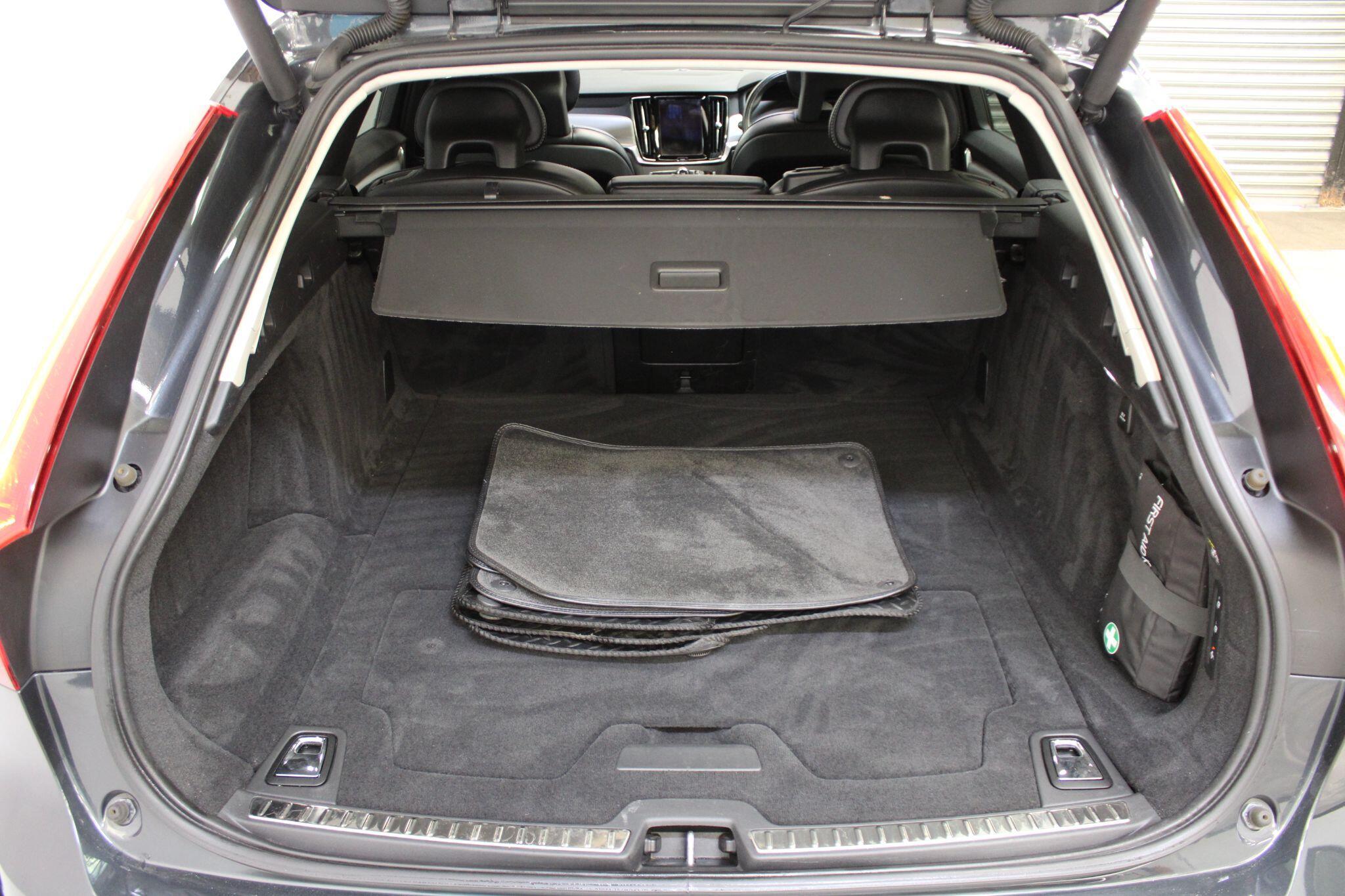 Volvo V90 - Image 17