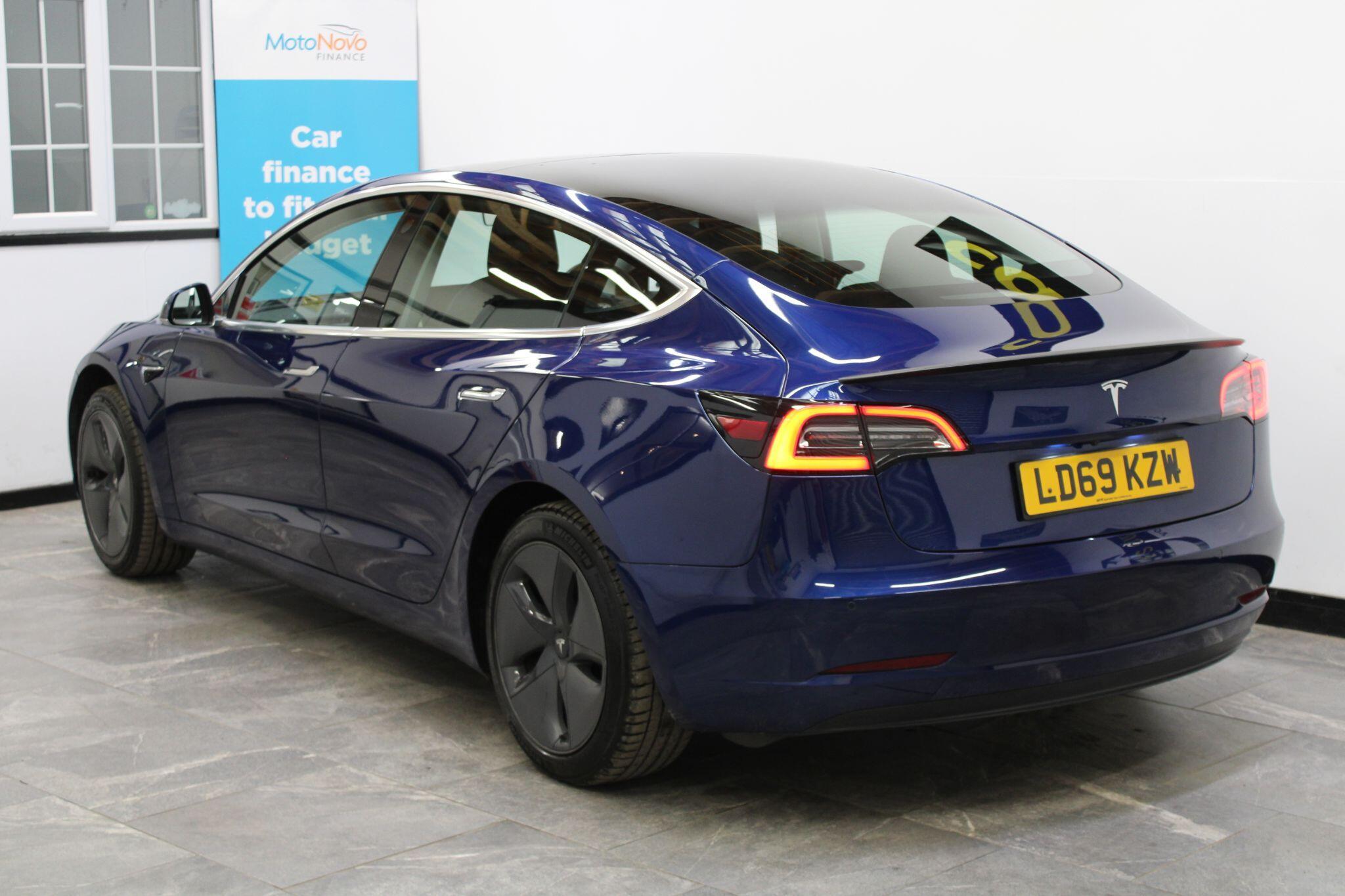 Tesla Model 3 - Image 18