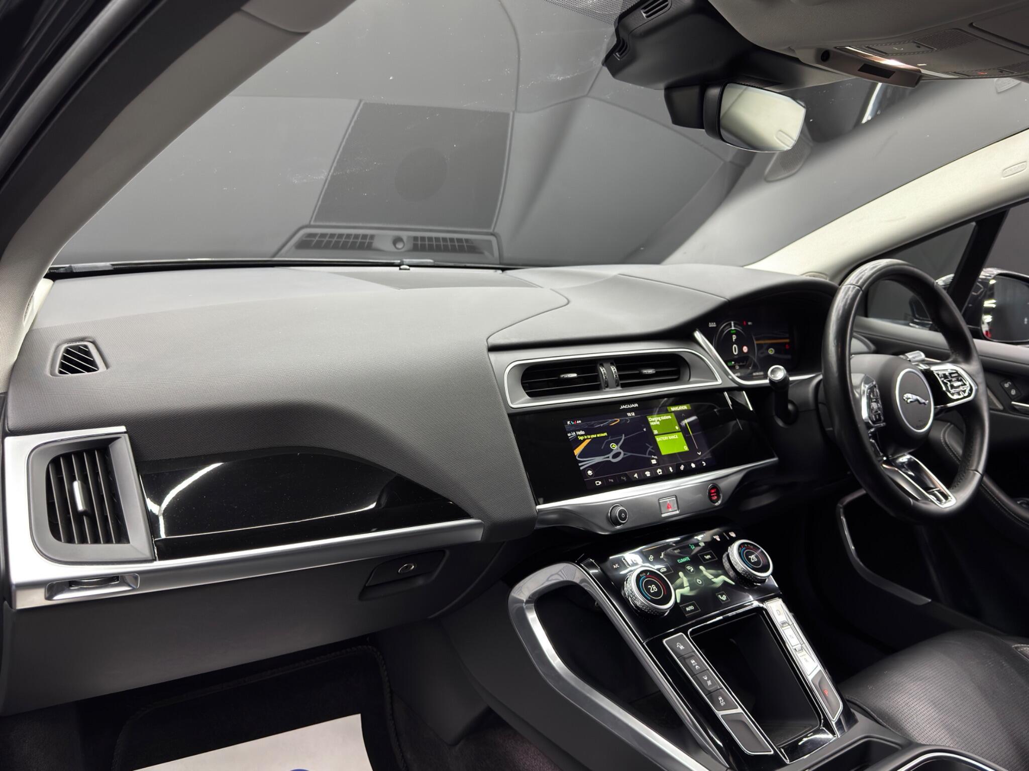 Jaguar I-Pace - Image 11