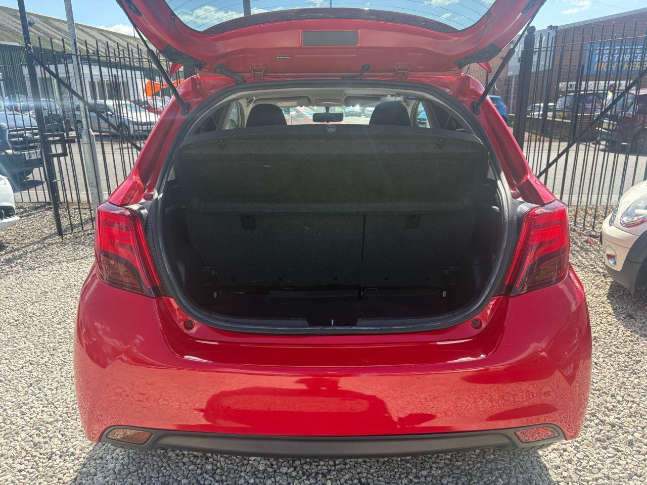 Toyota Yaris - Image 10