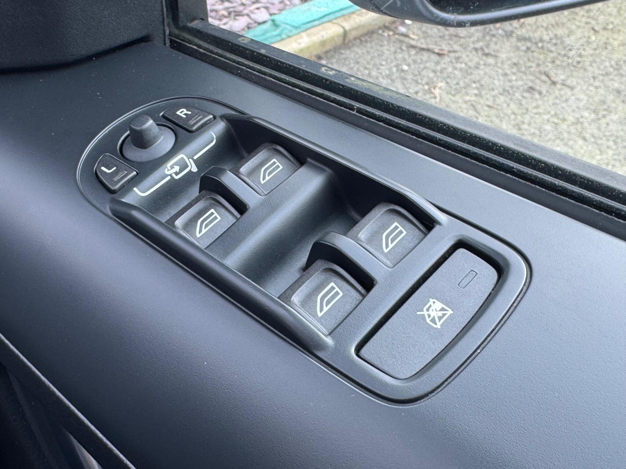 Land Rover Freelander 2 - Image 32