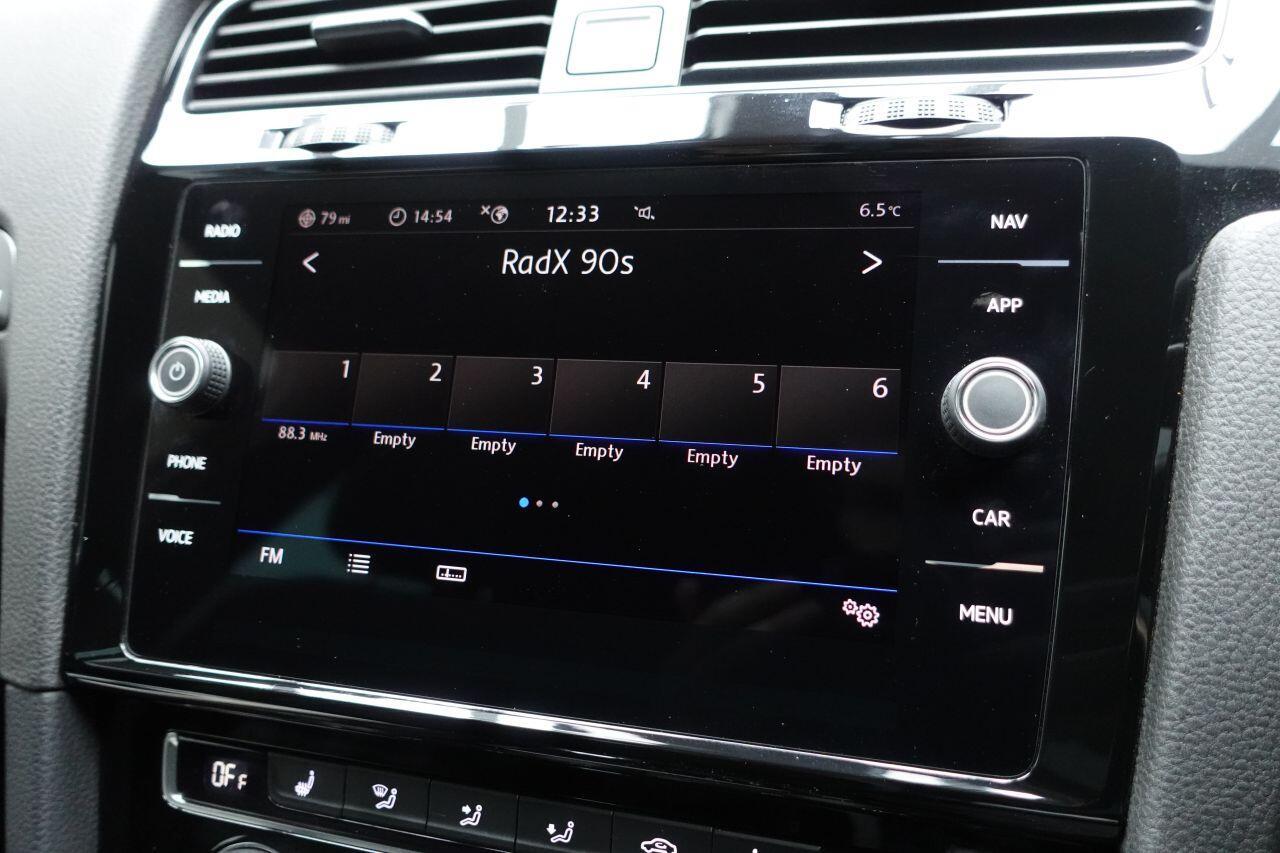 Volkswagen Golf - Image 74