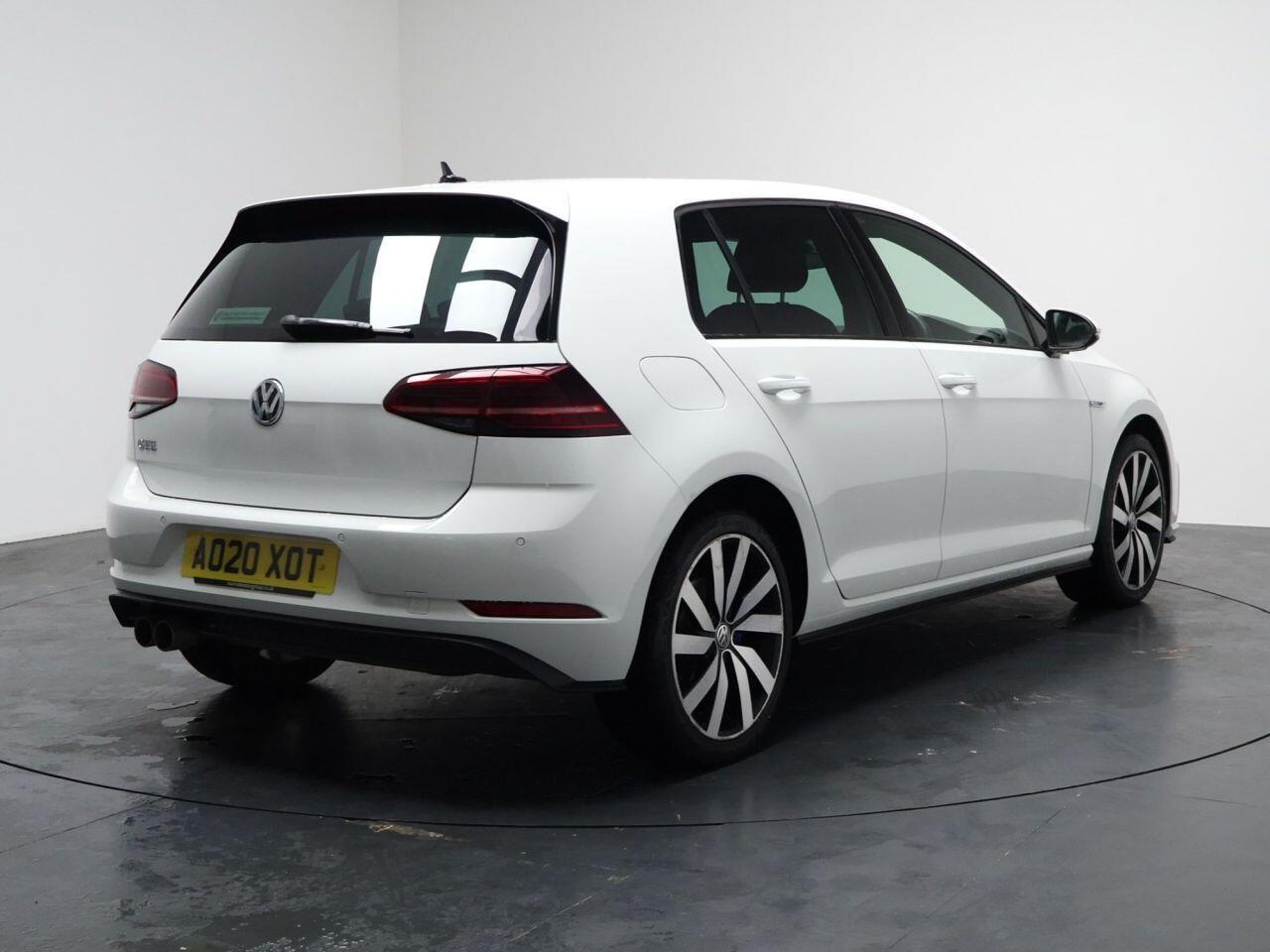 Volkswagen Golf - Image 19
