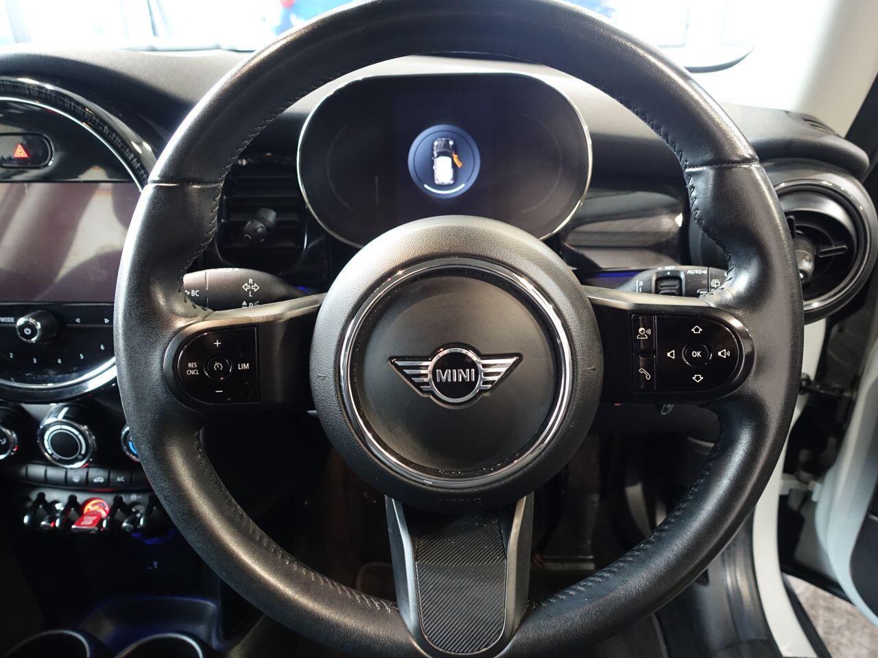 MINI Hatch - Image 3