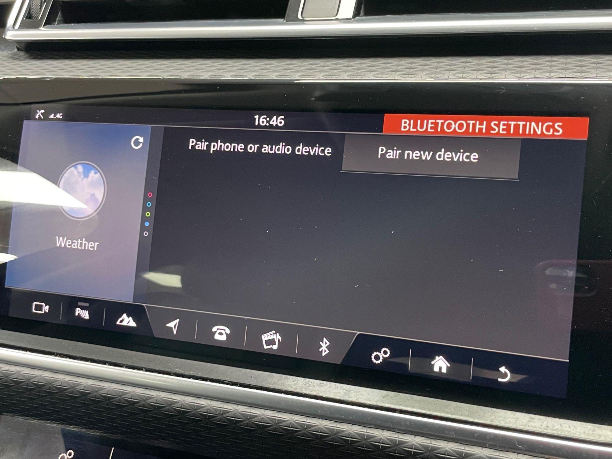 Land Rover Range Rover Velar - Image 40