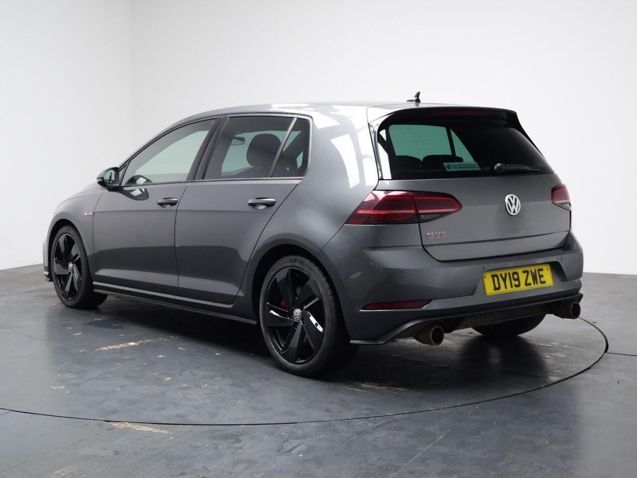 Volkswagen Golf - Image 8