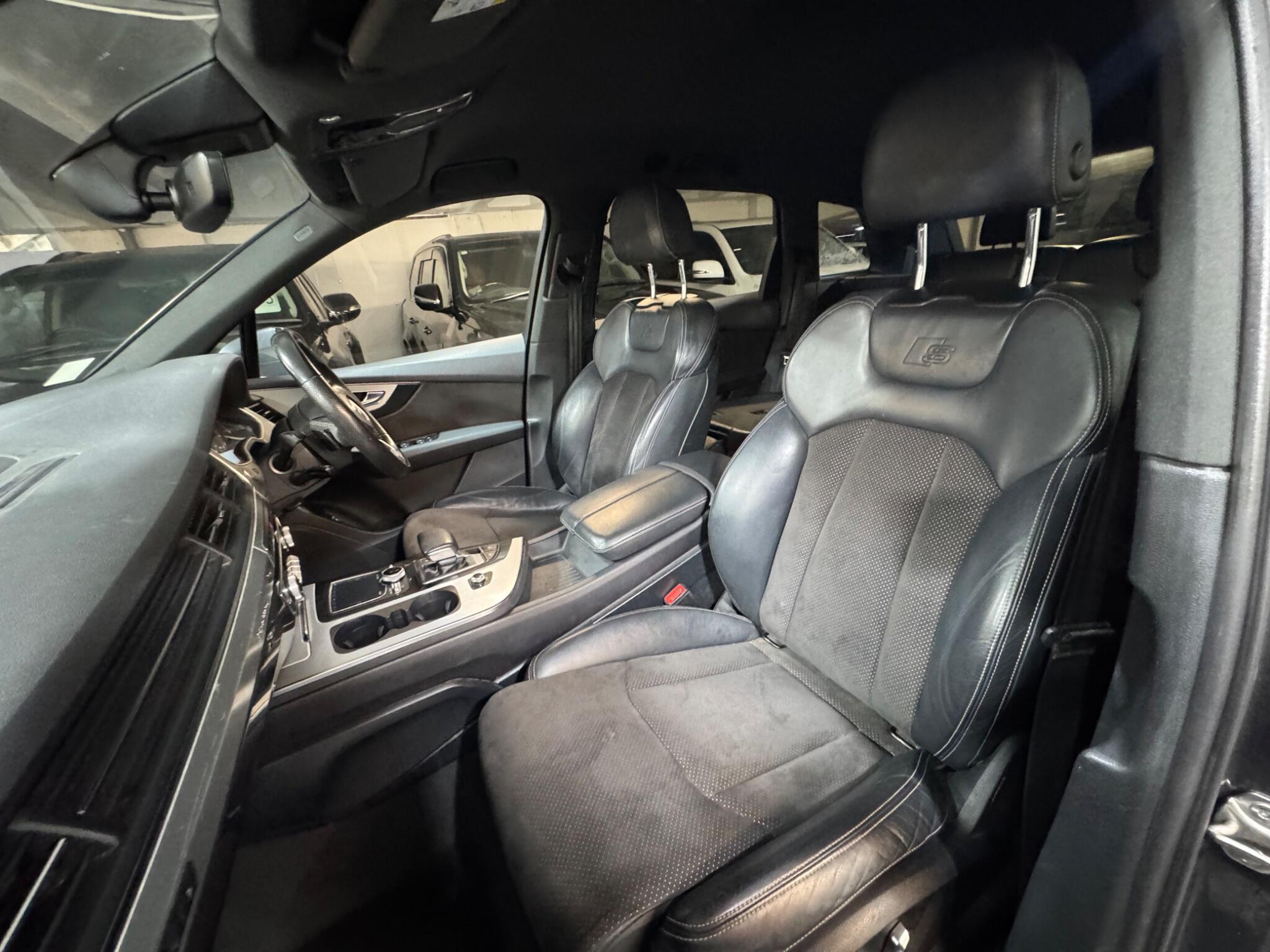 Audi Q7 - Image 10