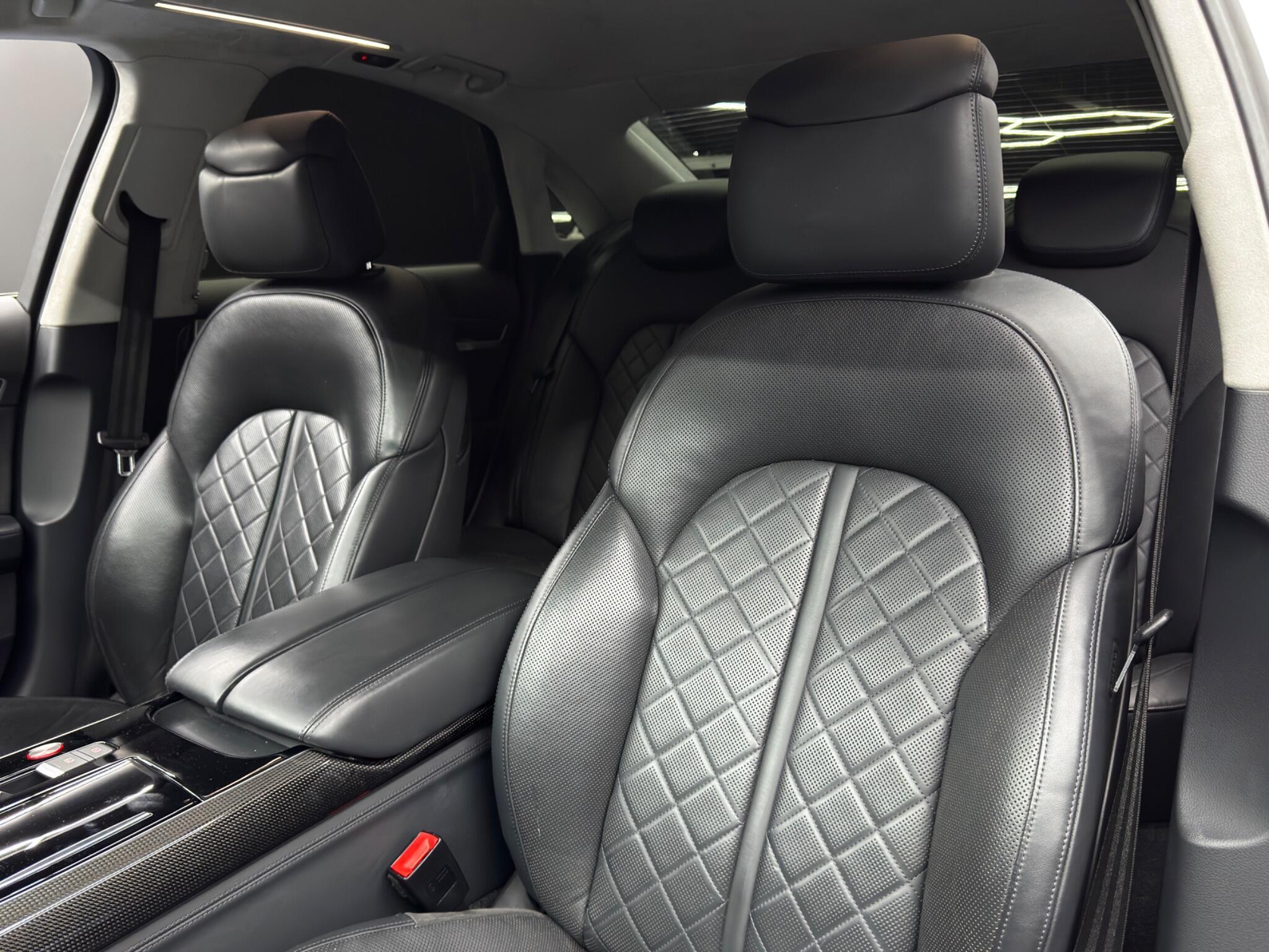 Audi S8 - Image 14
