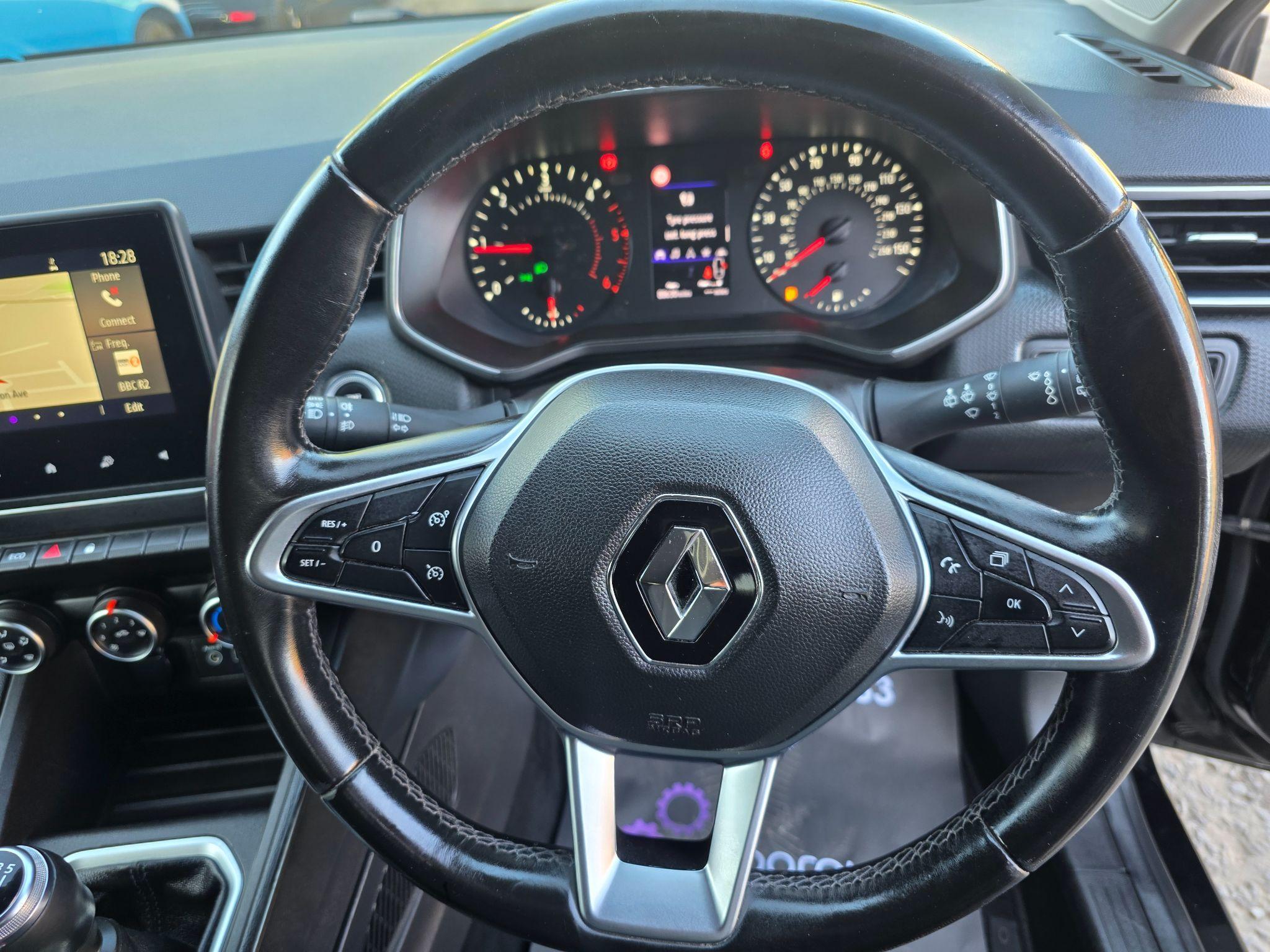 Renault Clio - Image 21