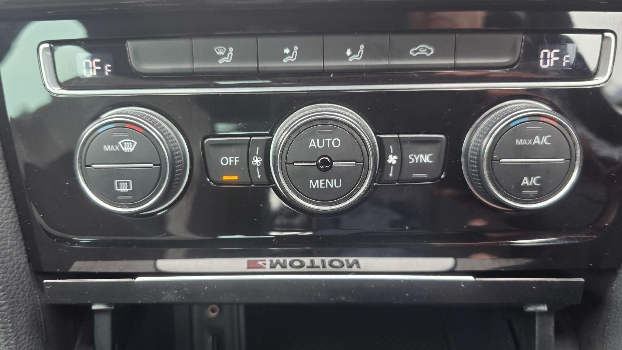 Volkswagen Golf - Image 31