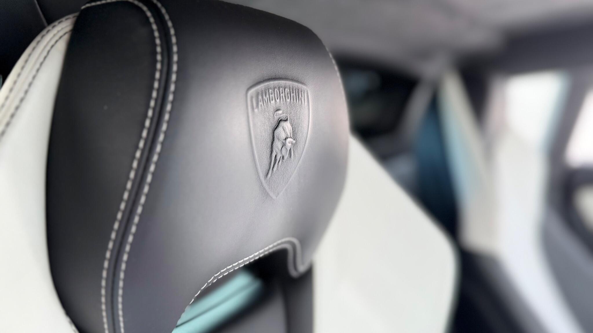 Lamborghini Huracan - Image 11