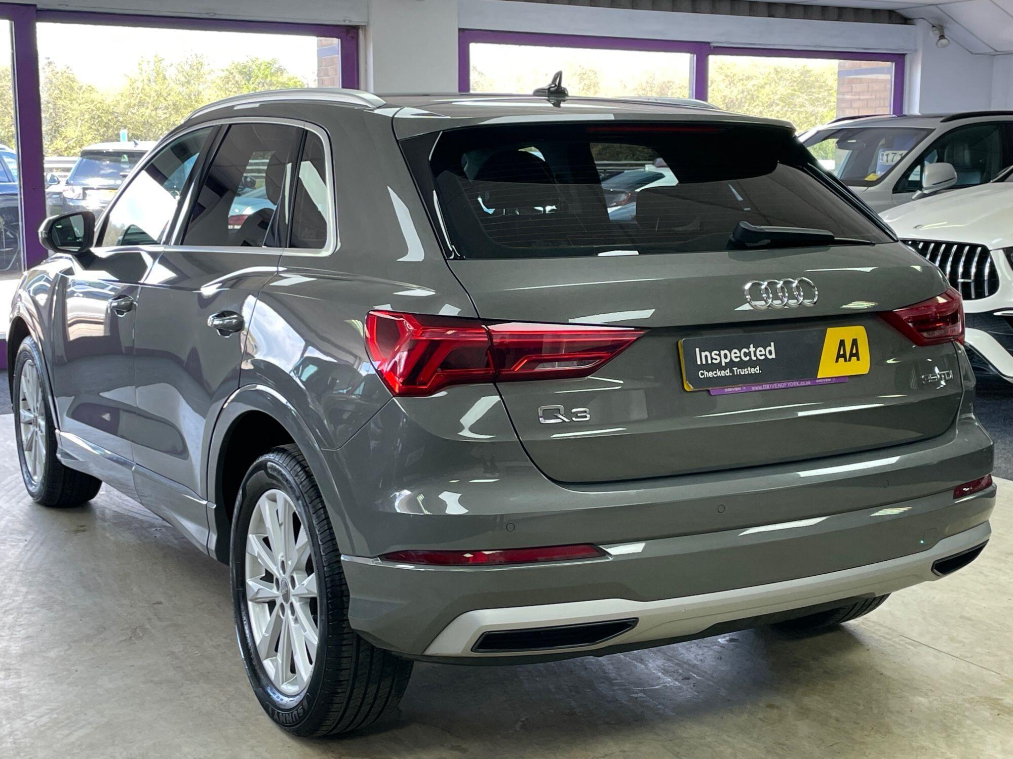 Audi Q3 - Image 9