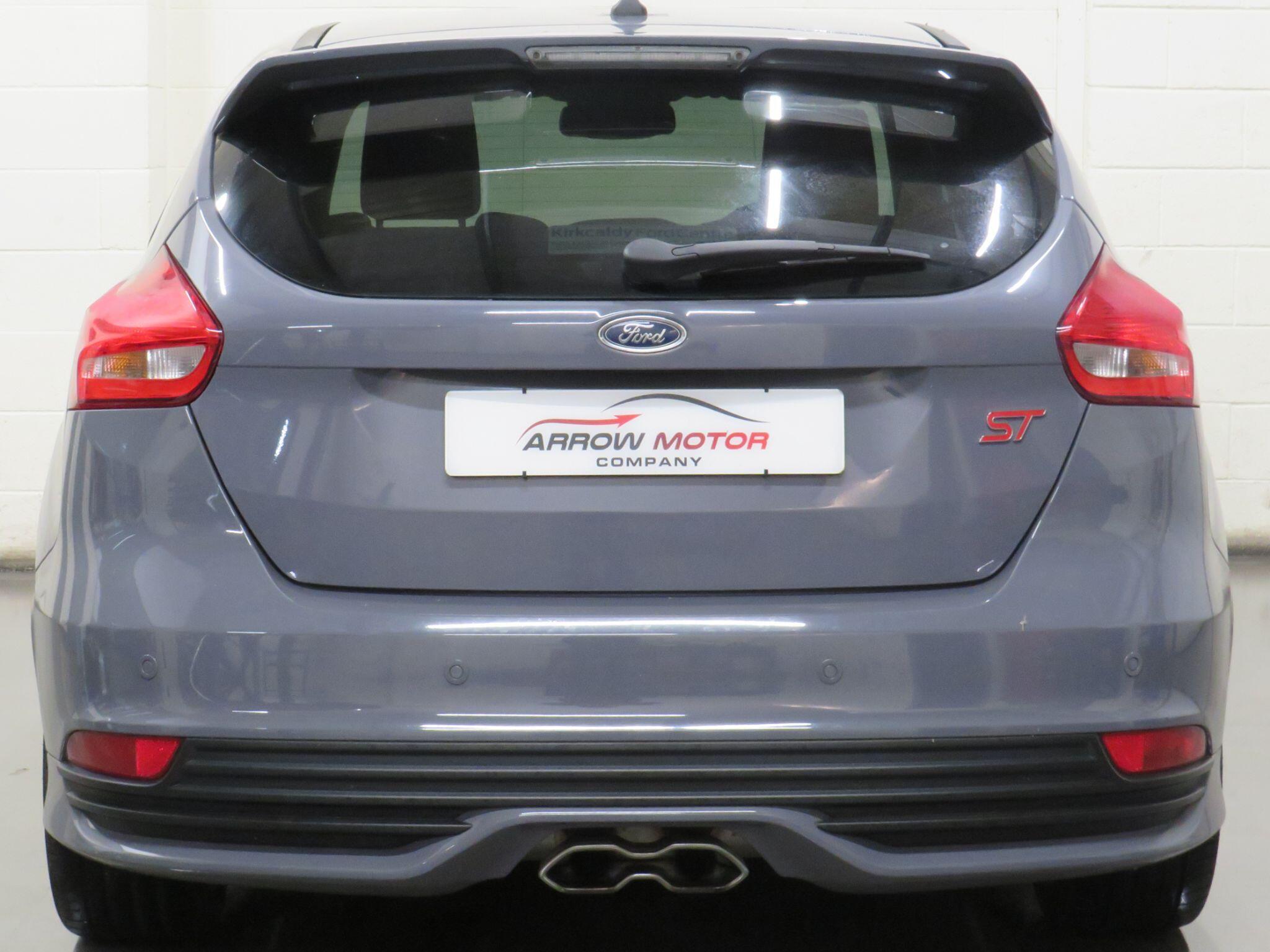 Ford Focus - Image 4