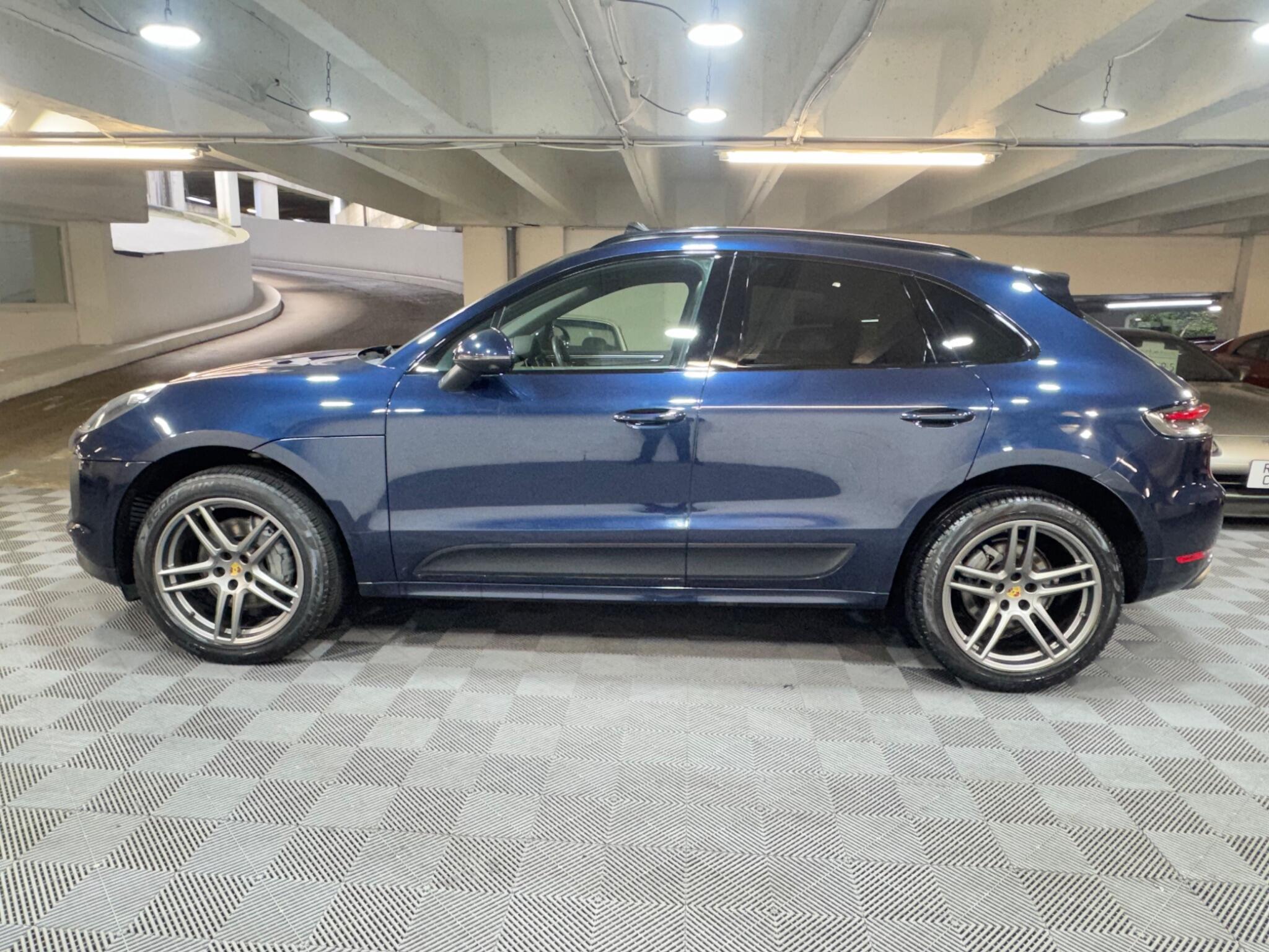 Porsche Macan - Image 2