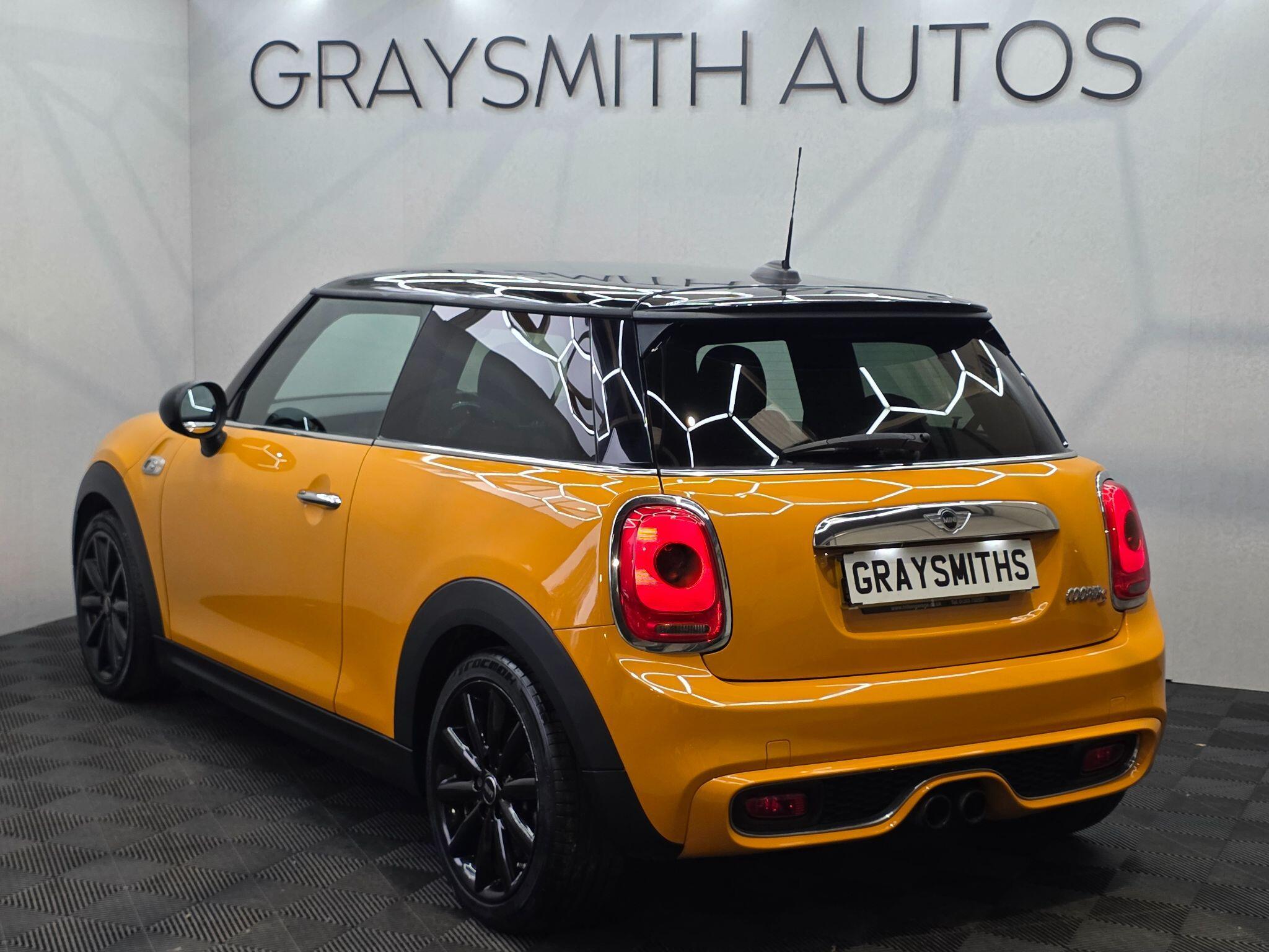 MINI Hatch - Image 2