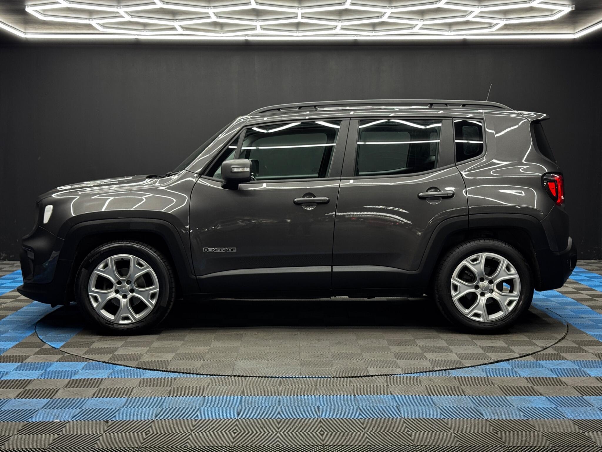 Jeep Renegade - Image 8