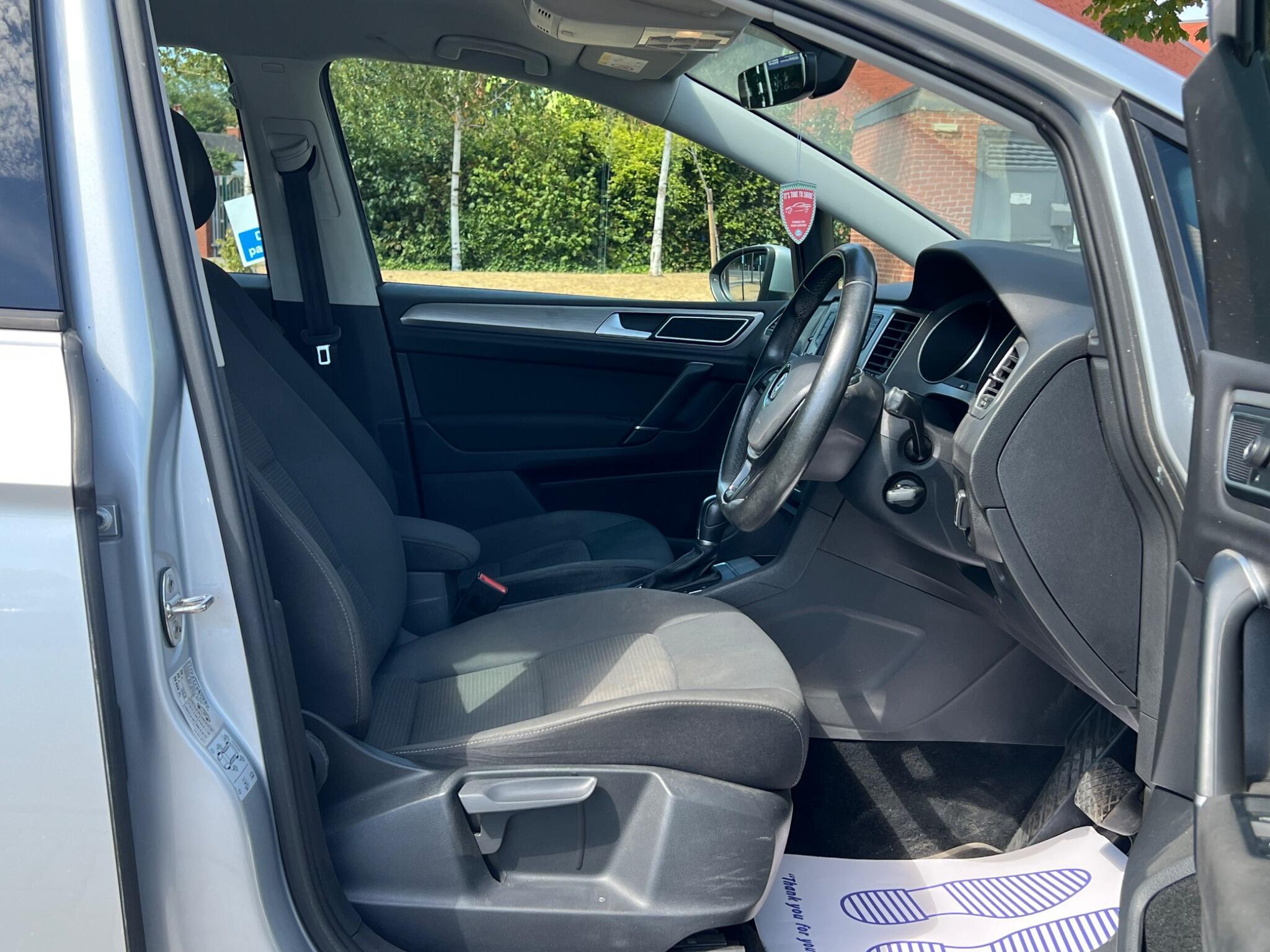 Volkswagen GOLF SV - Image 13