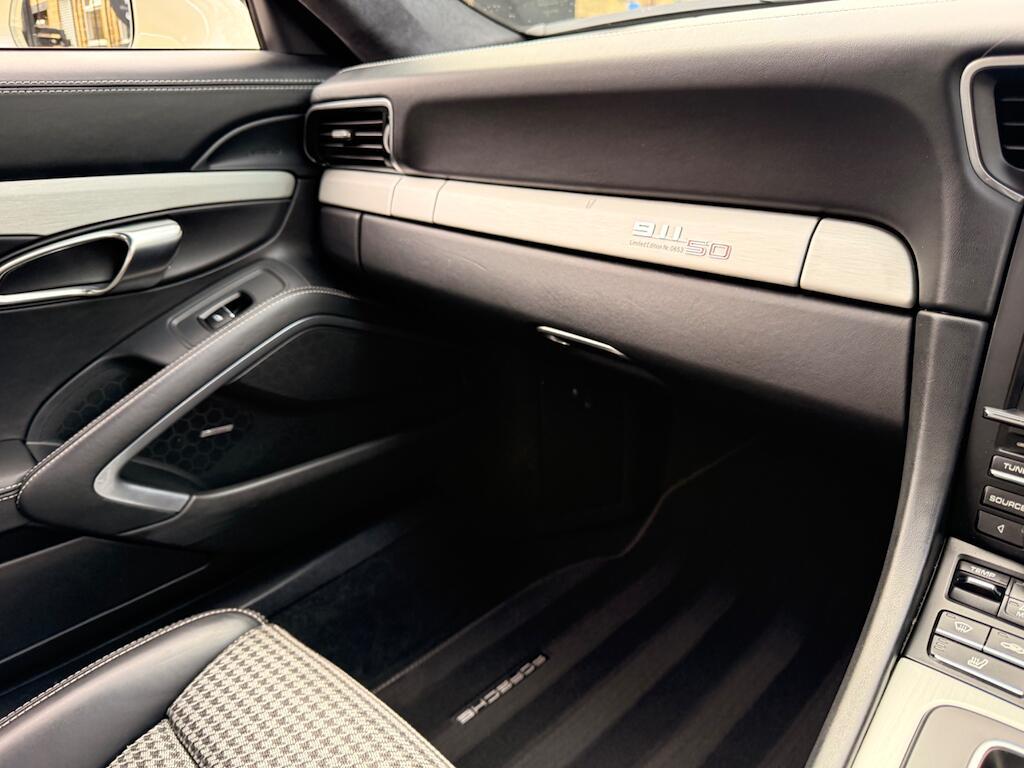 Porsche 911 - Image 62