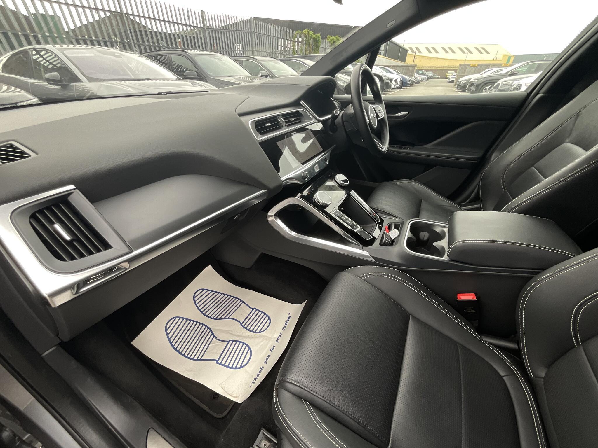 Jaguar I-Pace - Image 16