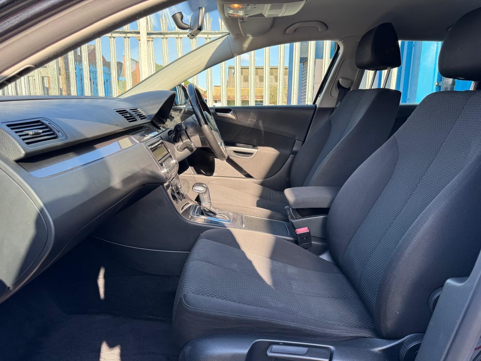 Volkswagen Passat - Image 28