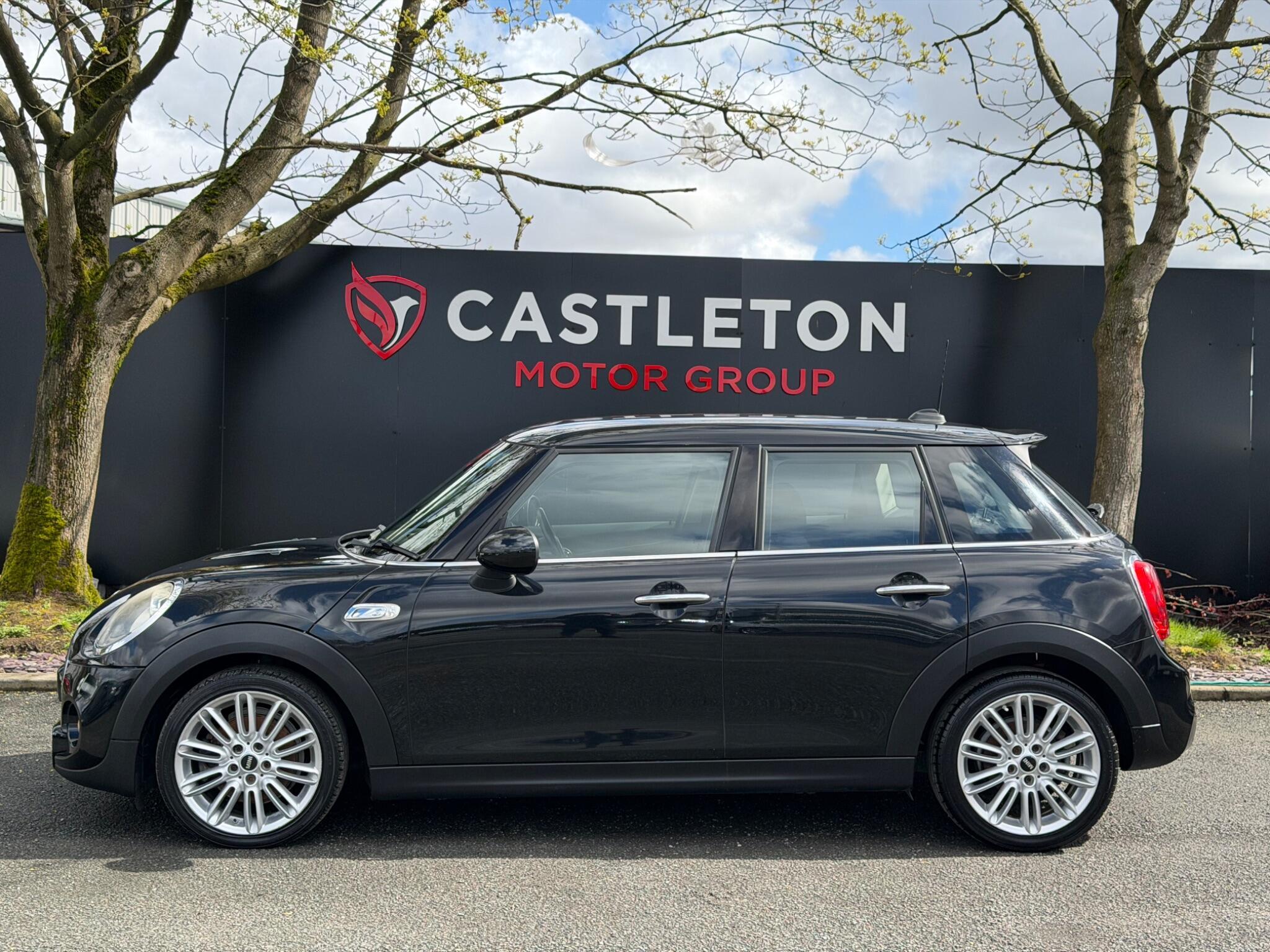 MINI Hatch - Image 9