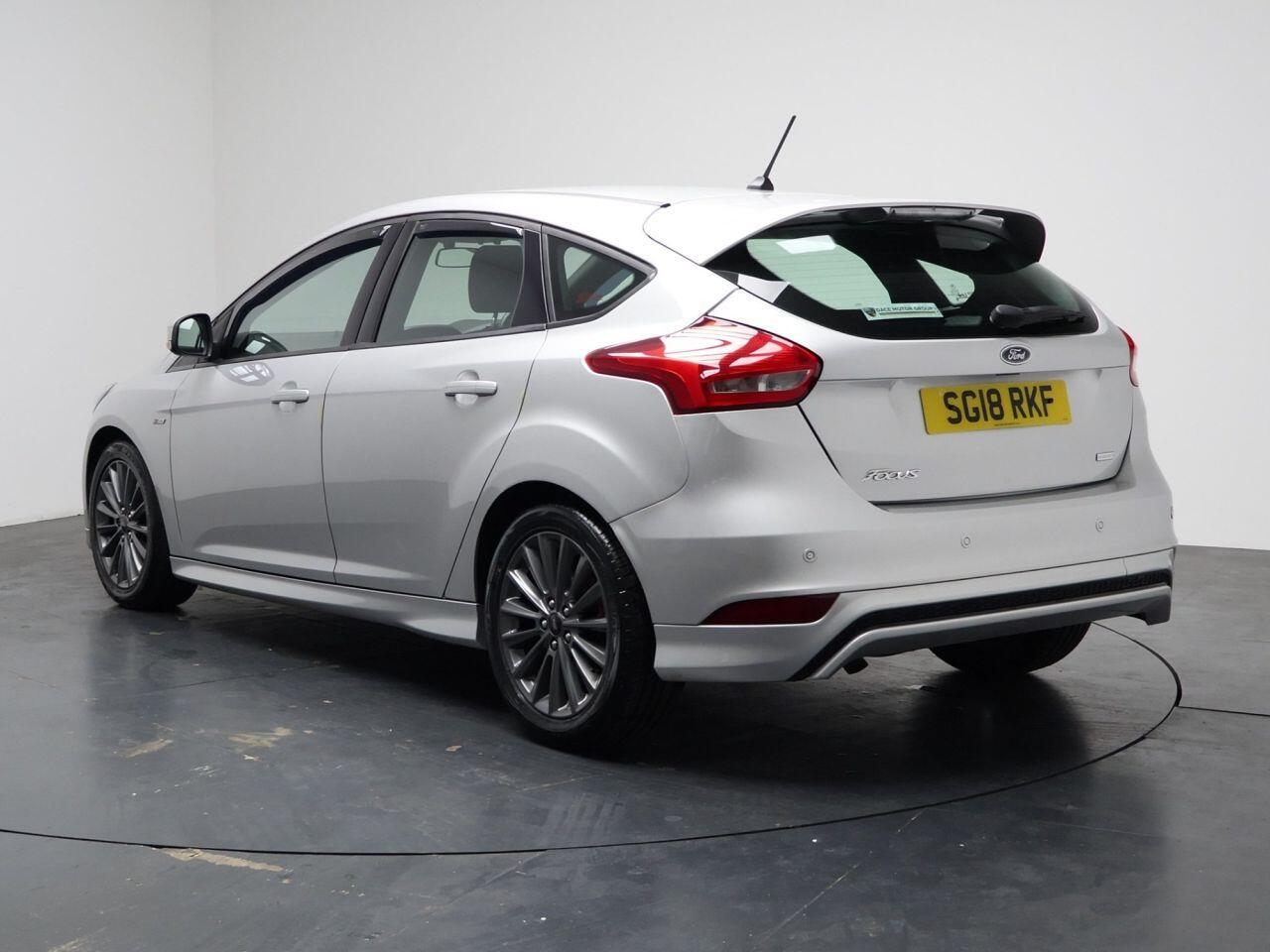 Ford Focus - Image 9