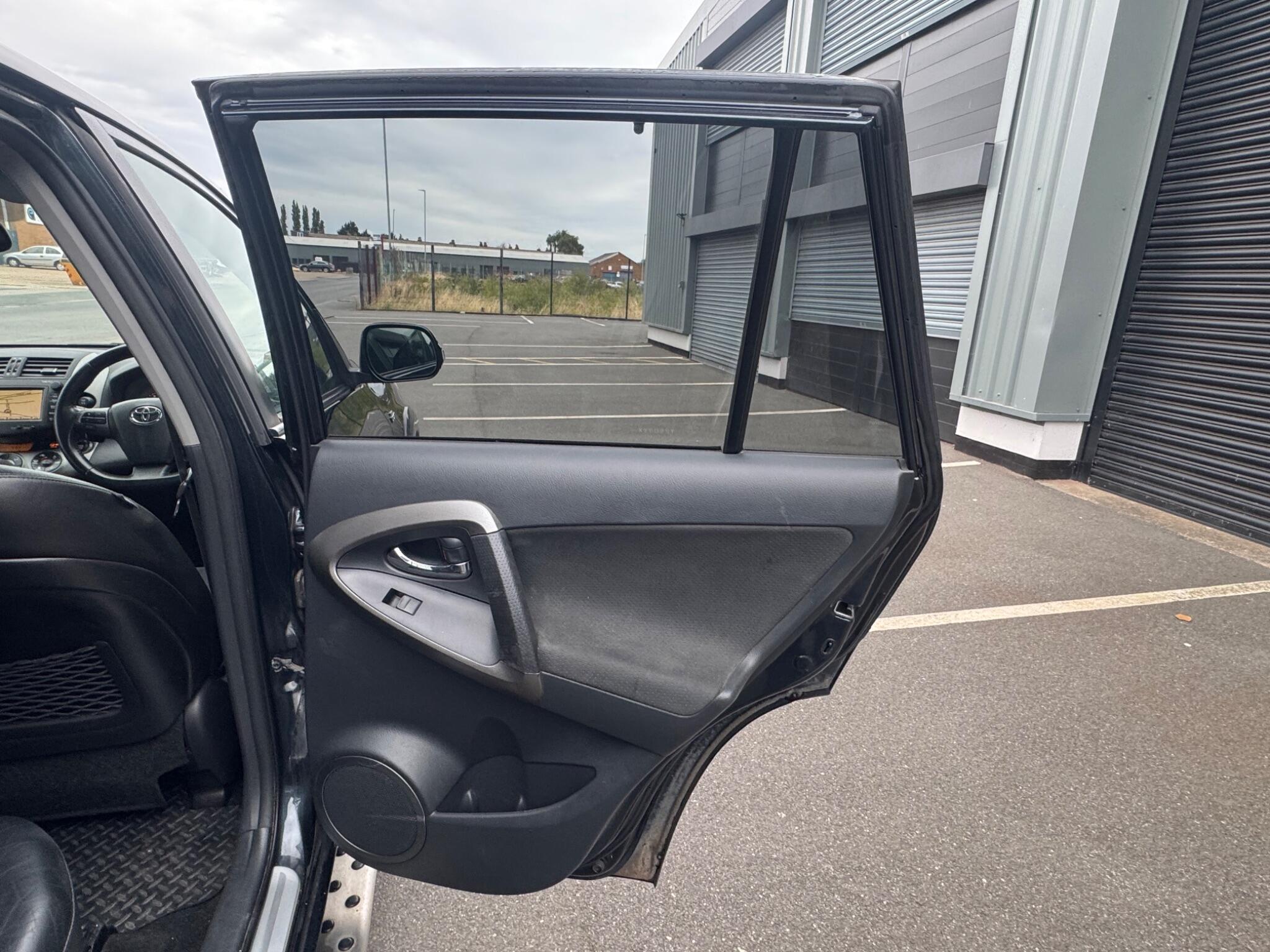 Toyota RAV4 - Image 13