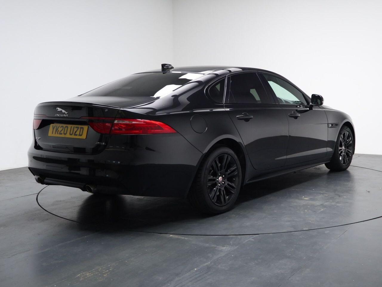 Jaguar XF - Image 7