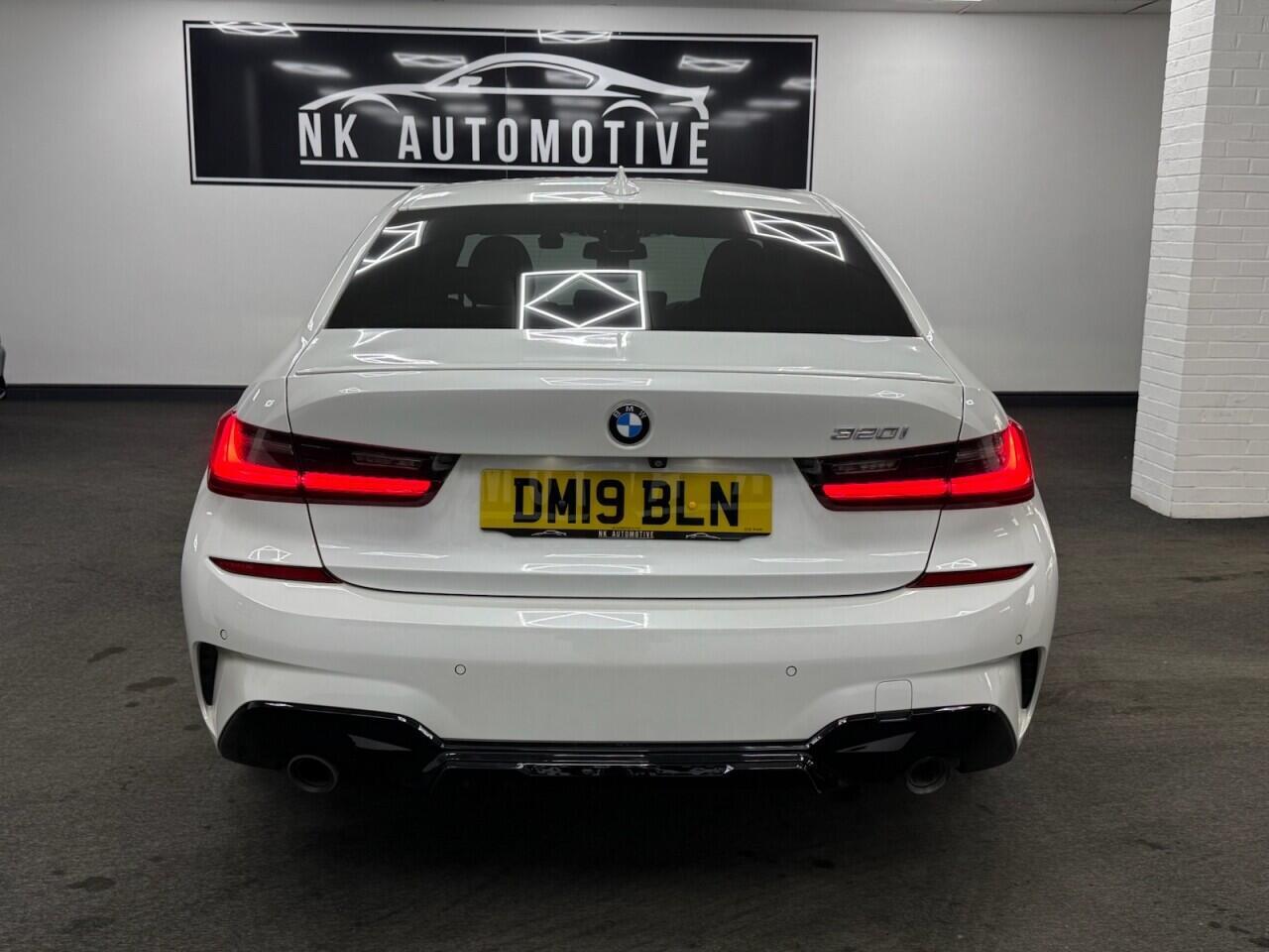 BMW 3 Series - Image 14