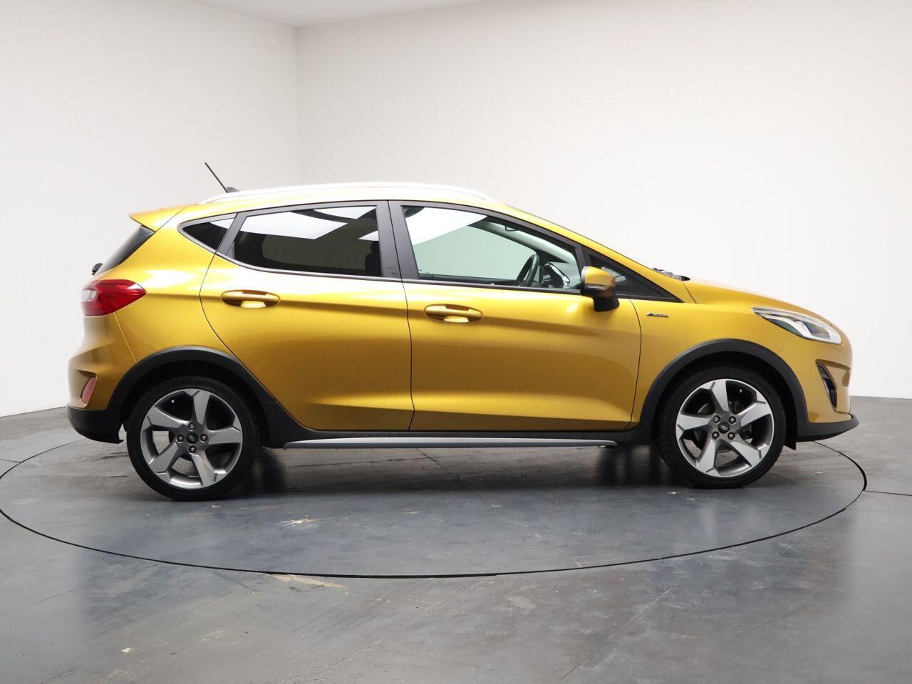 Ford Fiesta - Image 10