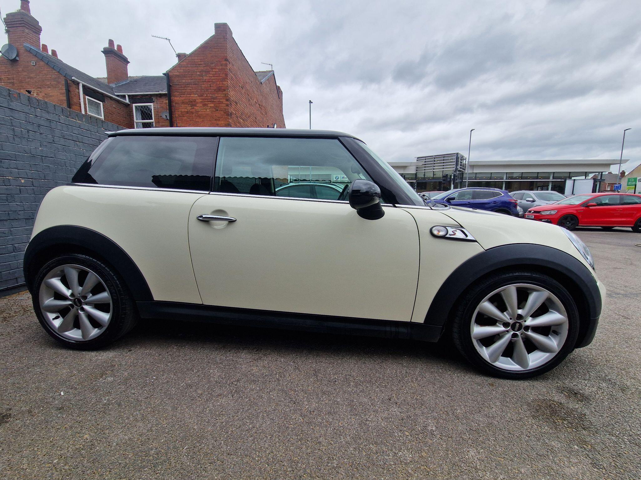 MINI Hatch - Image 7