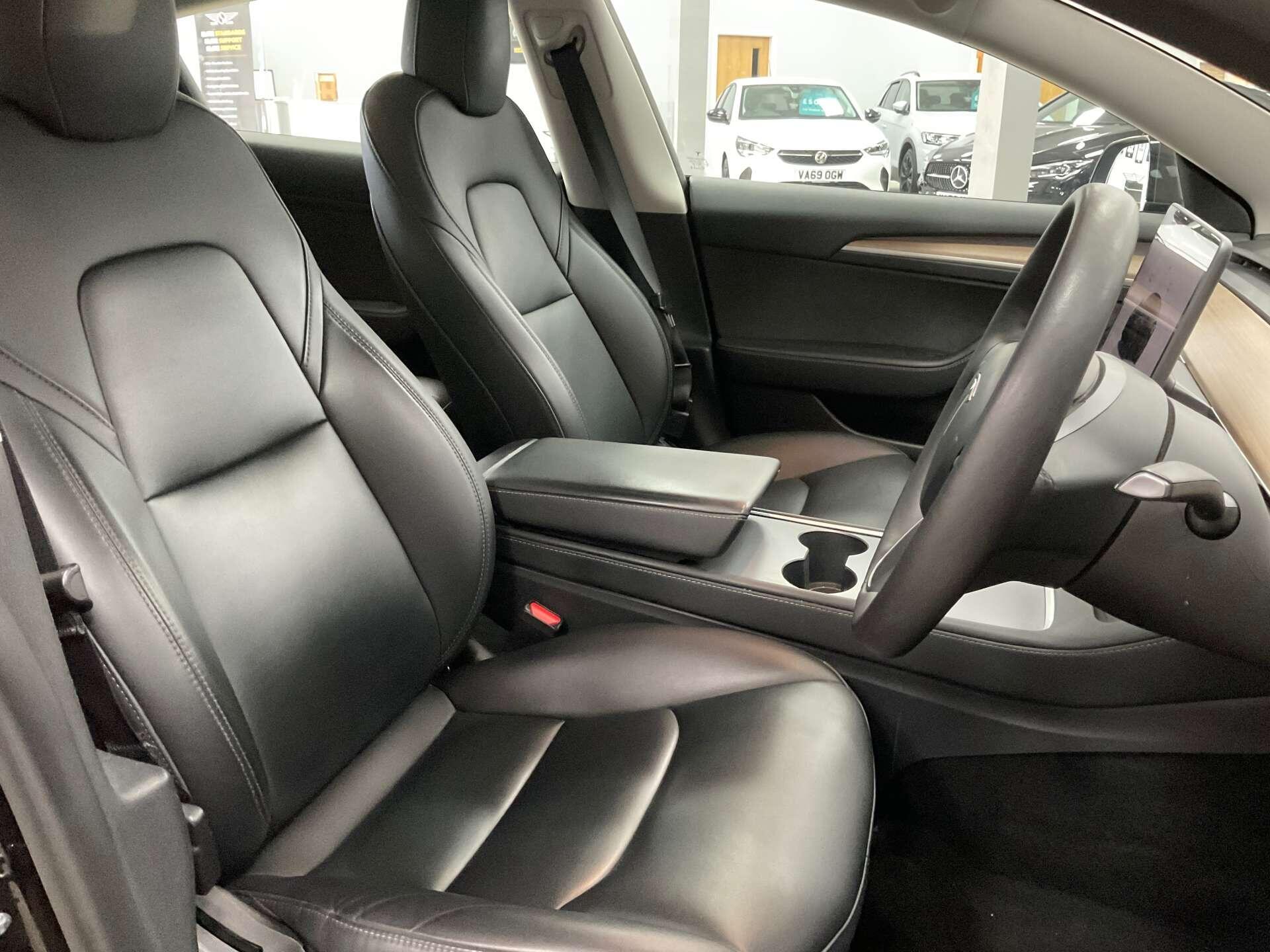 Tesla Model 3 - Image 11