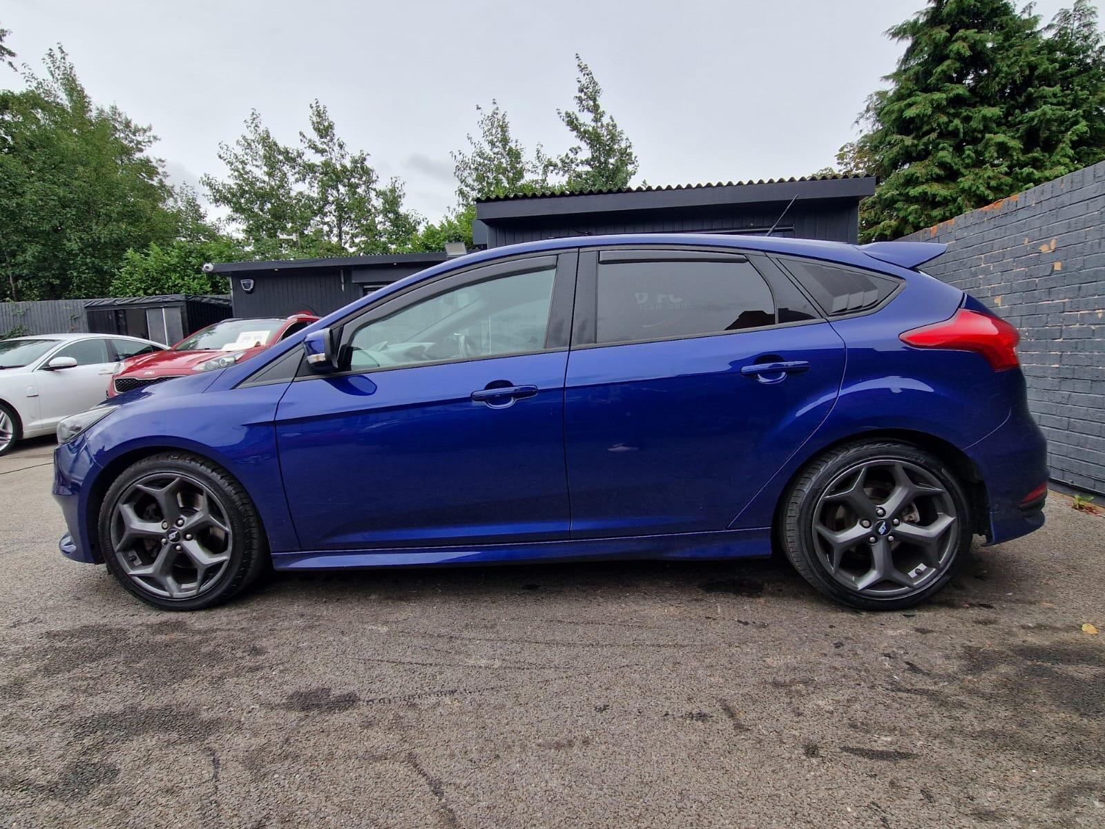 Ford Focus - Image 6