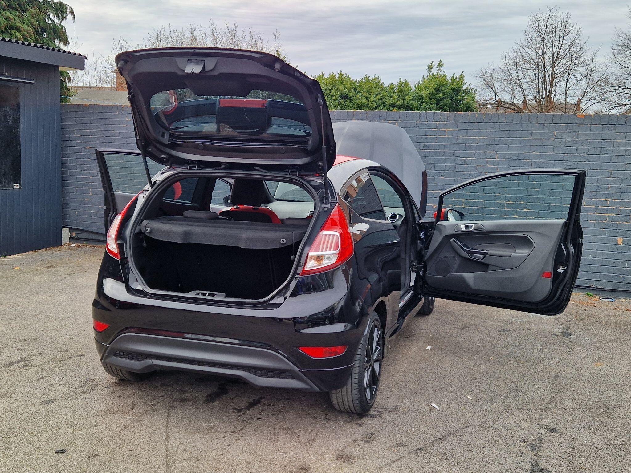 Ford Fiesta - Image 49